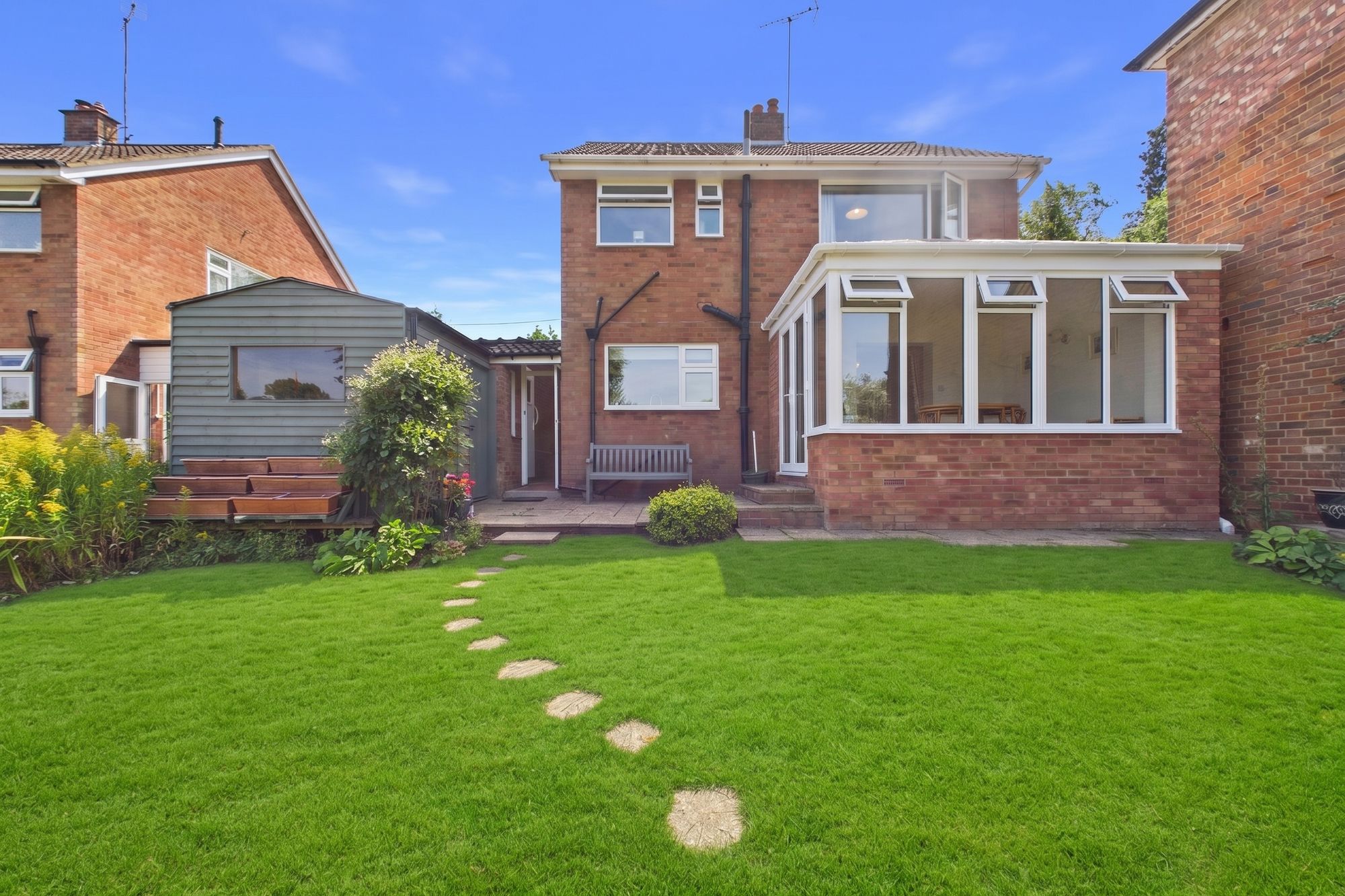 3 bed detached house for sale in Chandos Road, Buckingham, MK18  - Property Image 2