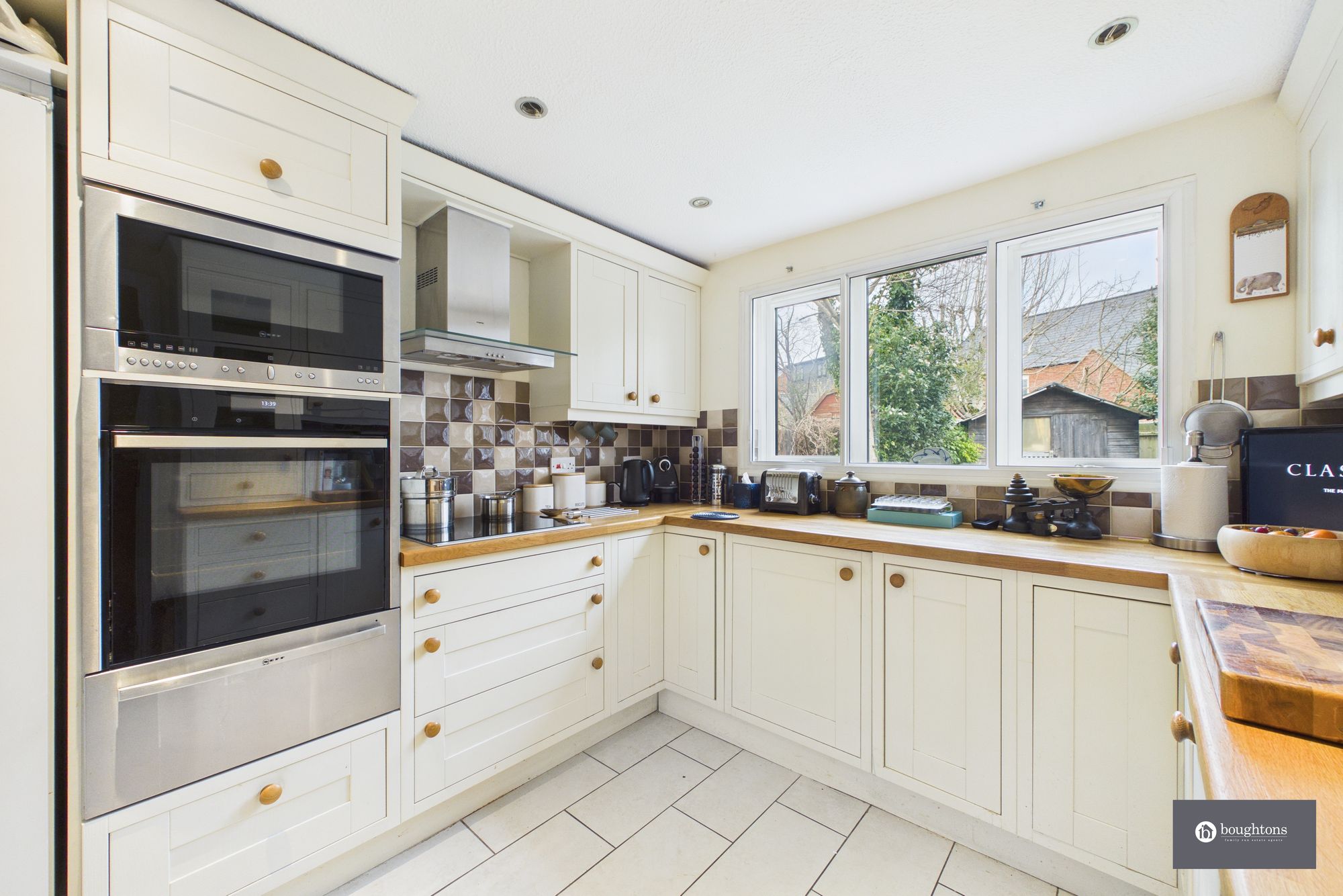 3 bed detached house for sale in Beech Drive, Brackley, NN13  - Property Image 2