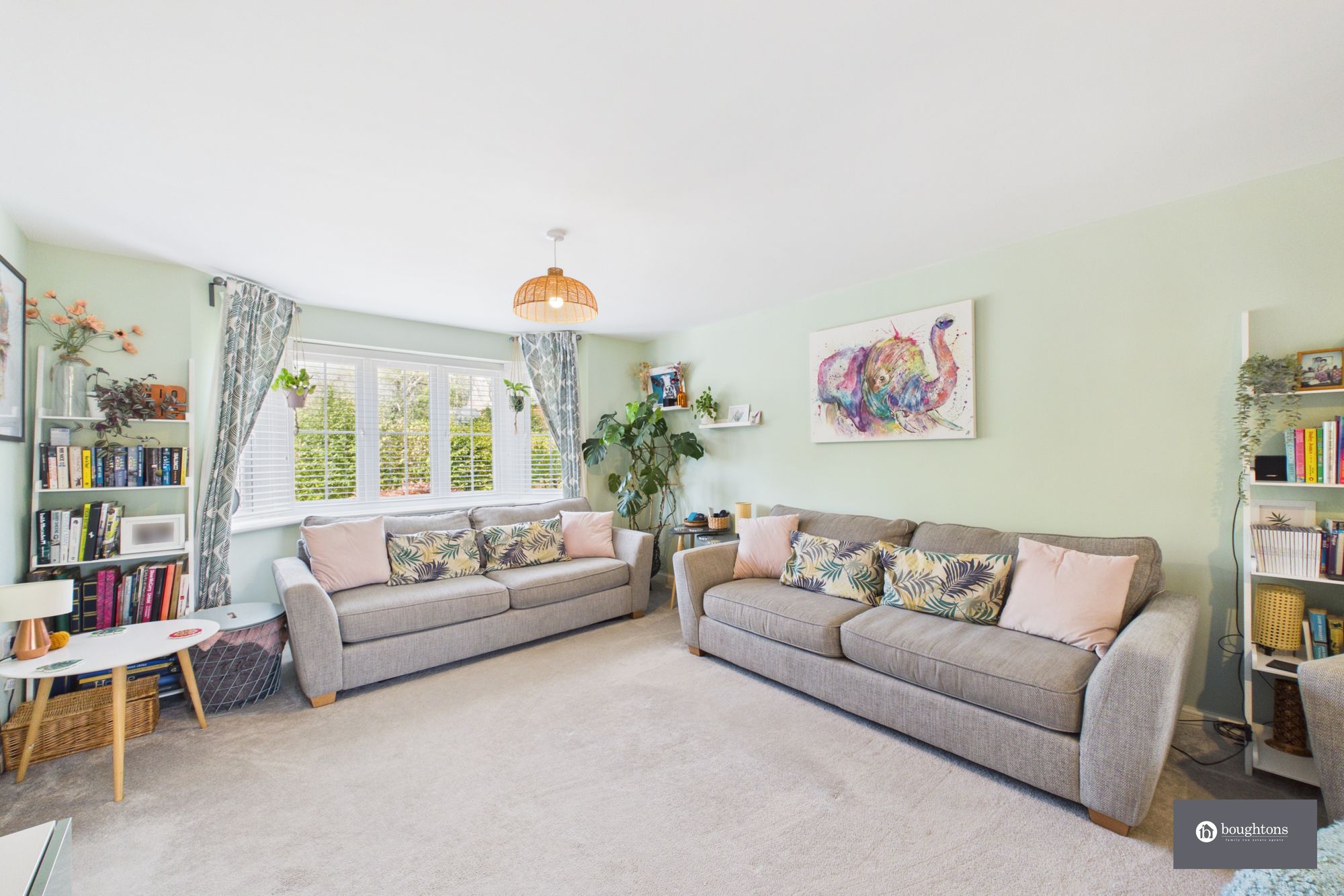 4 bed detached house for sale in Wykeham Close, Tingewick, MK18  - Property Image 3