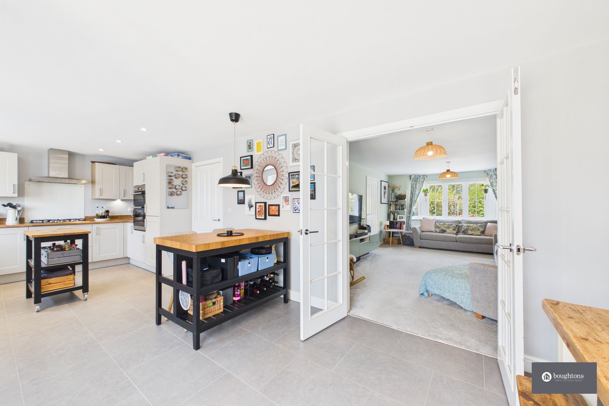 4 bed detached house for sale in Wykeham Close, Tingewick, MK18  - Property Image 8
