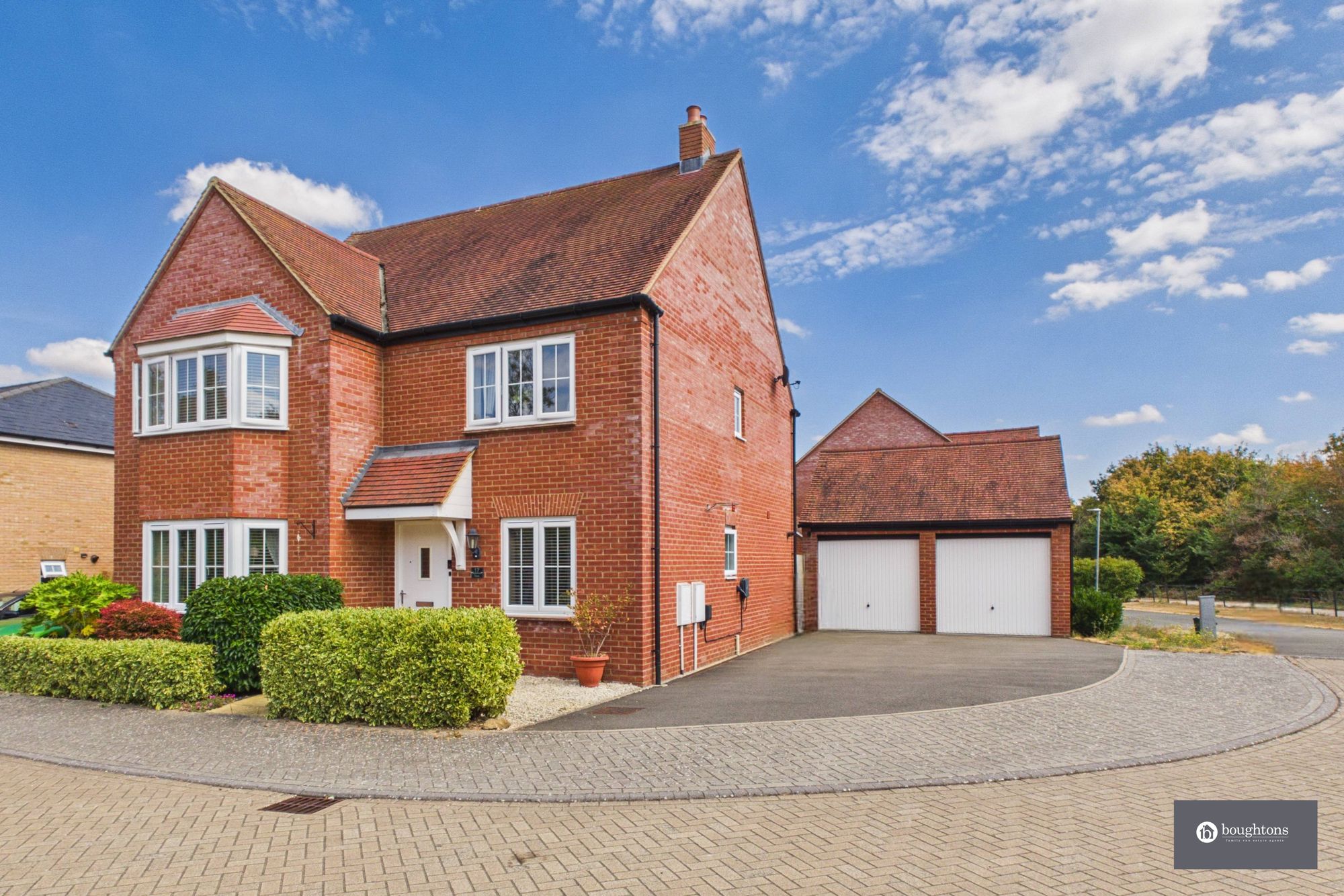 4 bed detached house for sale in Wykeham Close, Tingewick, MK18
