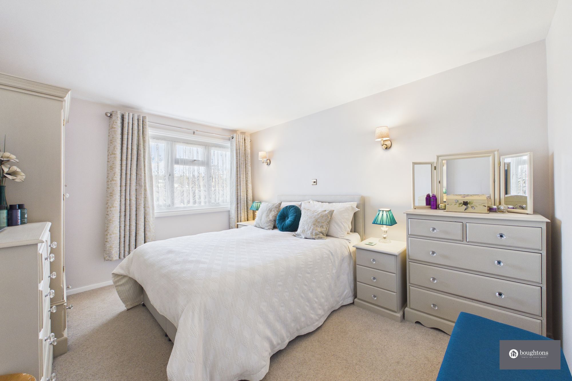 3 bed semi-detached house for sale in The Rise, Gawcott, MK18  - Property Image 14