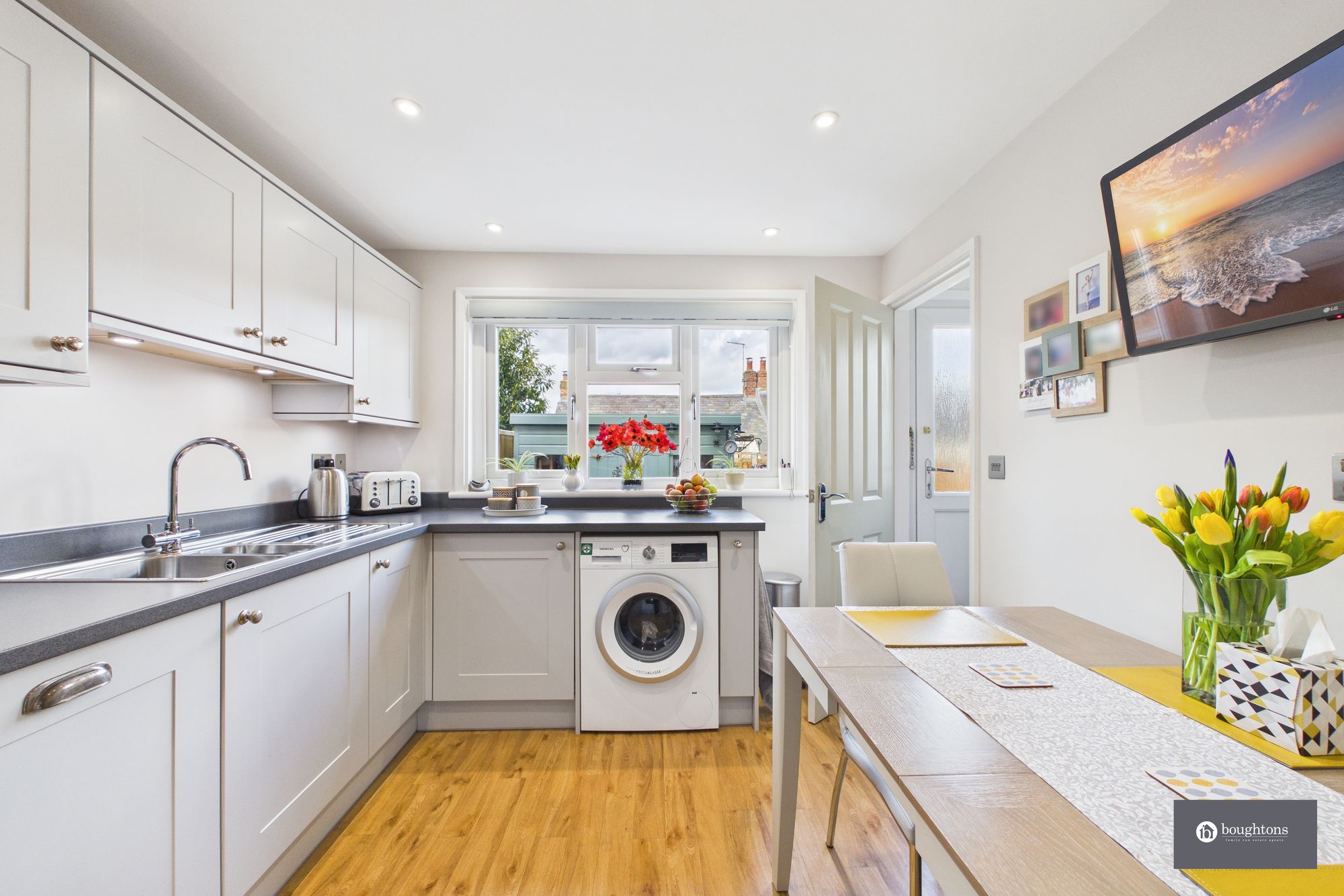 3 bed semi-detached house for sale in The Rise, Gawcott, MK18  - Property Image 11