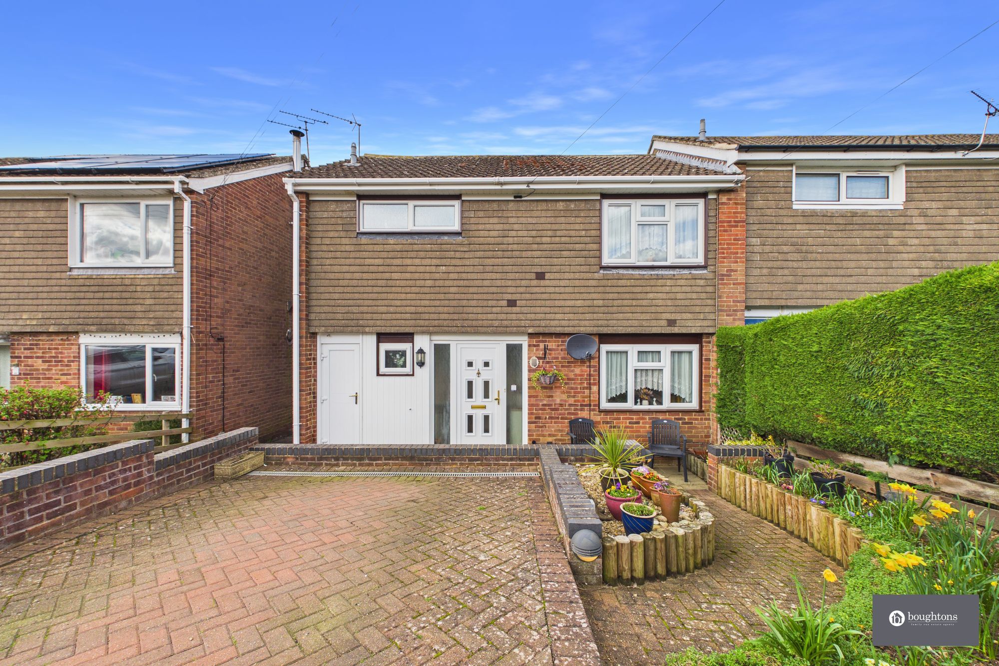 3 bed semi-detached house for sale in The Rise, Gawcott, MK18  - Property Image 1