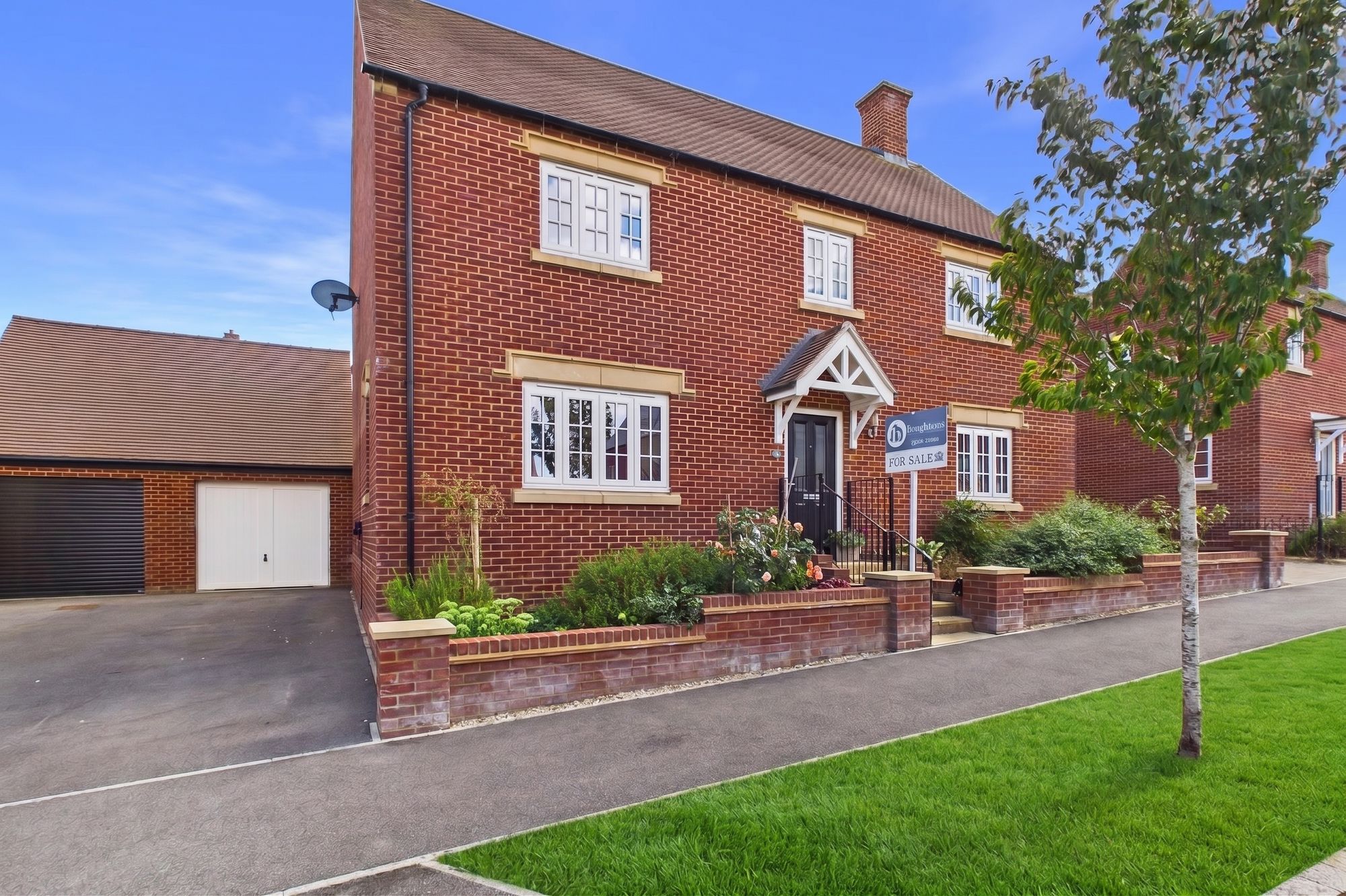 4 bed detached house for sale in Gold Avenue, Brackley, NN13  - Property Image 26