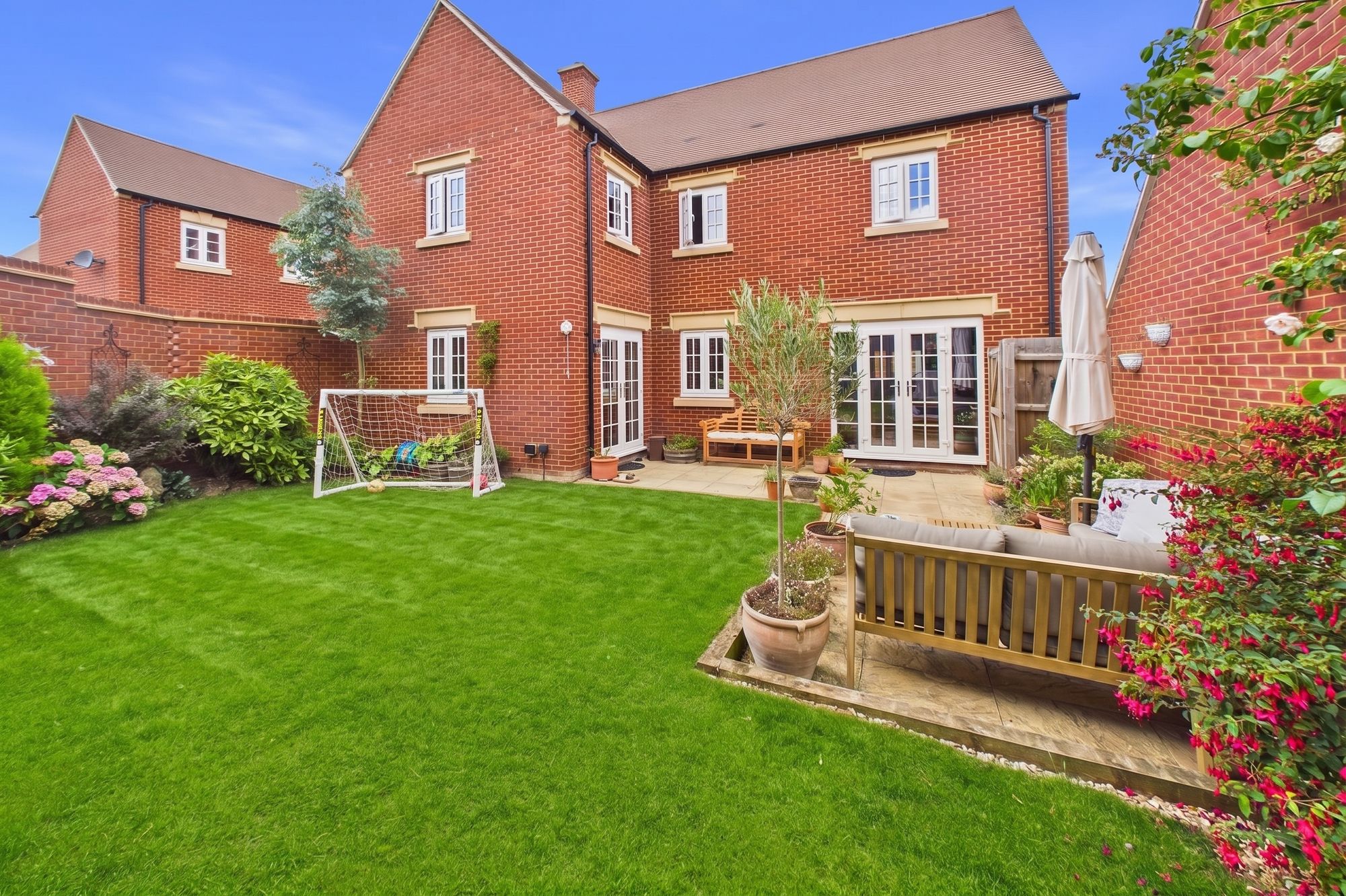 4 bed detached house for sale in Gold Avenue, Brackley, NN13  - Property Image 2