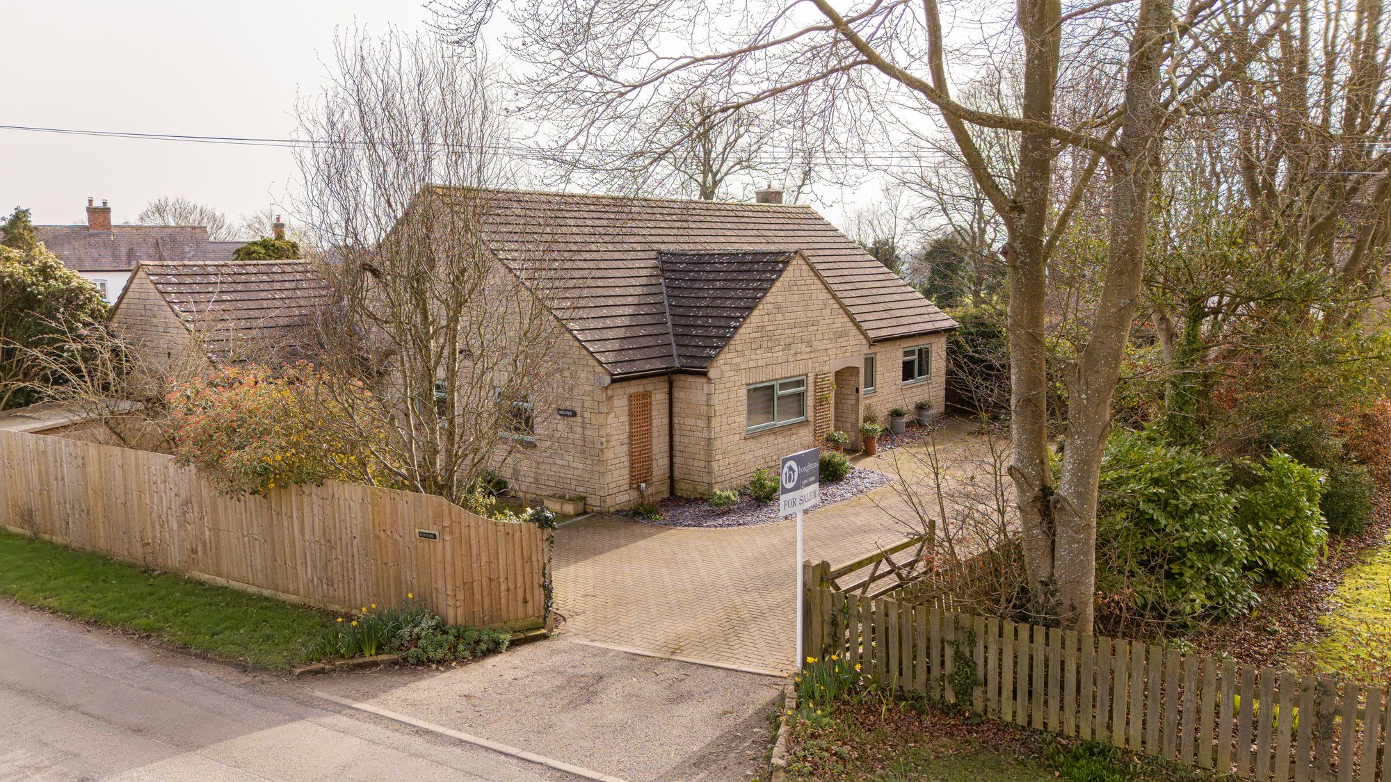 3 bed detached bungalow for sale in Halse, Brackley, NN13  - Property Image 1
