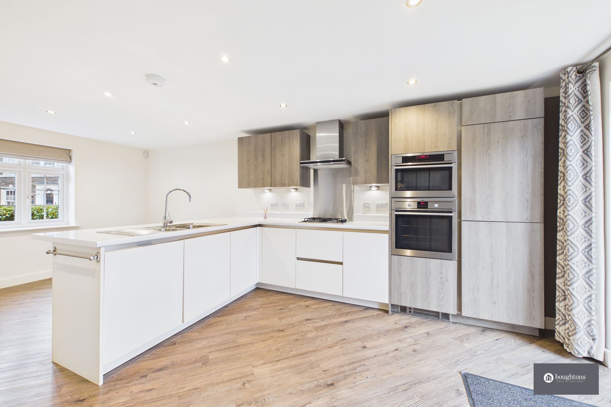 4 bed detached house for sale in Bronnley Way, Brackley, NN13  - Property Image 6