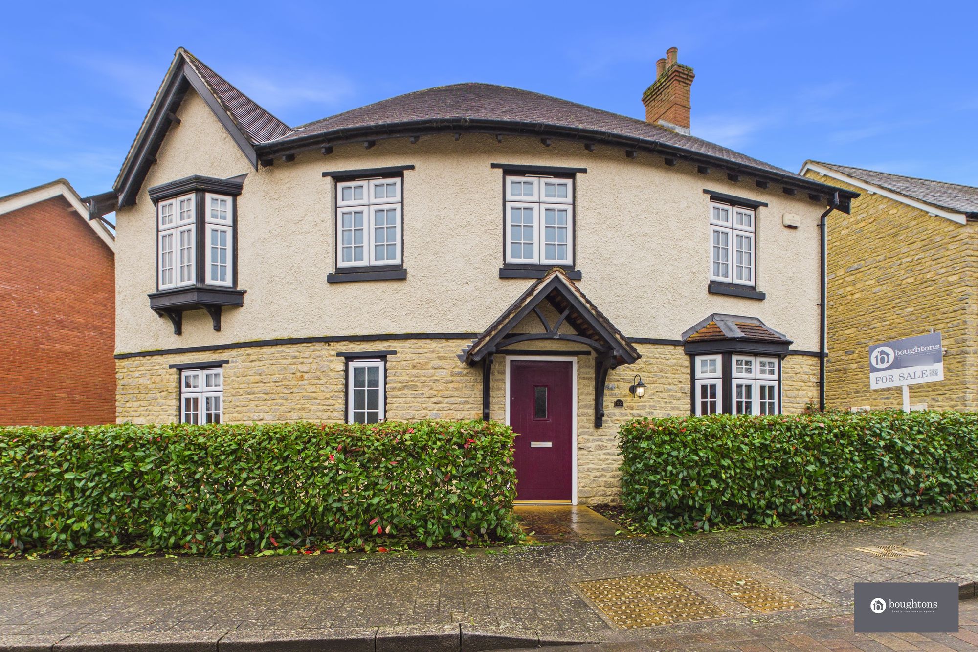4 bed detached house for sale in Bronnley Way, Brackley, NN13 - Property Image 1