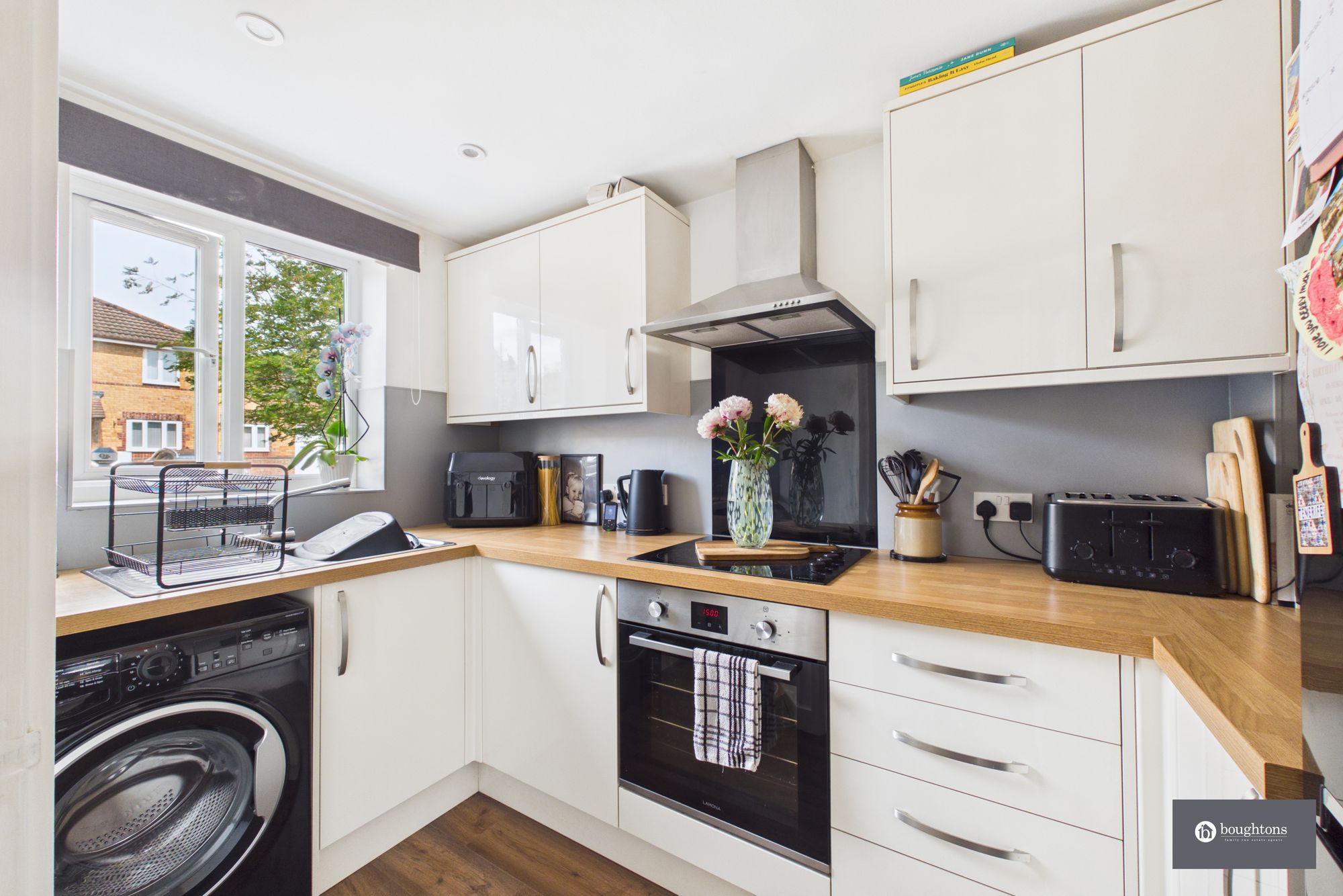 2 bed terraced house for sale in Brasenose Drive, Brackley, NN13  - Property Image 8