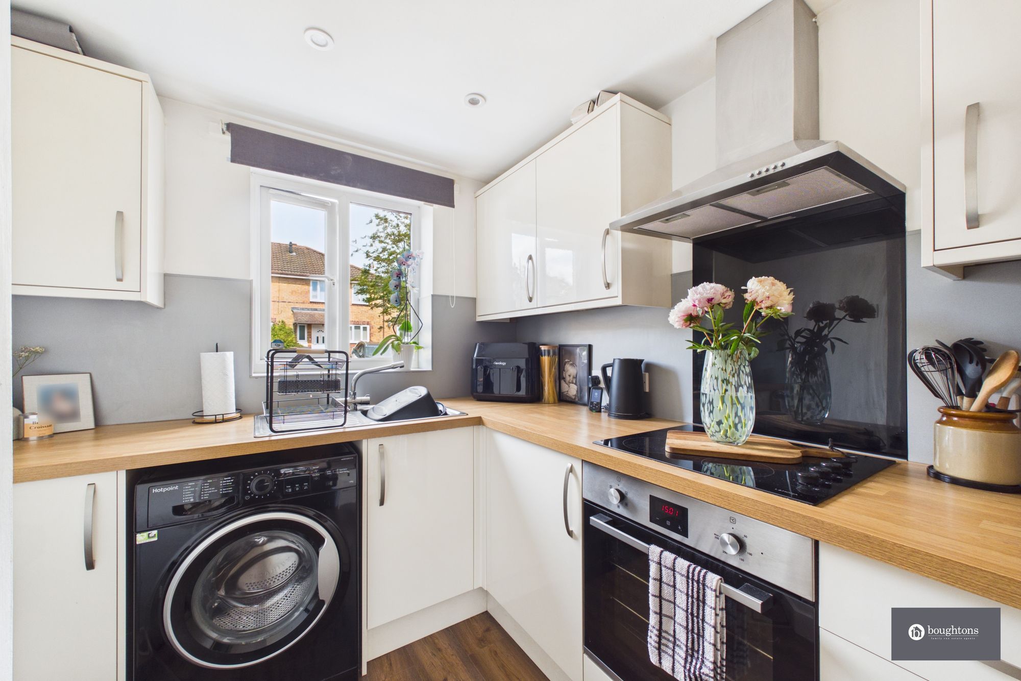 2 bed terraced house for sale in Brasenose Drive, Brackley, NN13  - Property Image 3