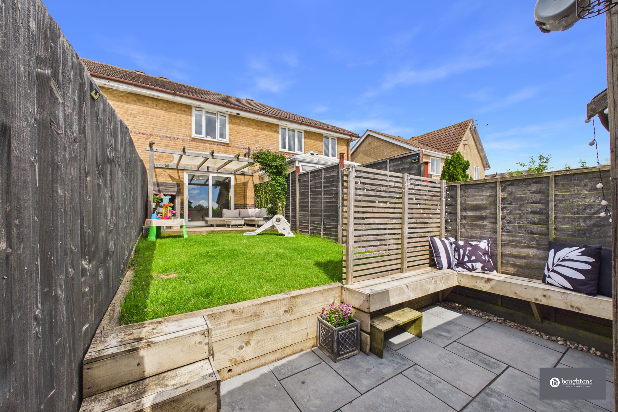 2 bed terraced house for sale in Brasenose Drive, Brackley, NN13  - Property Image 4