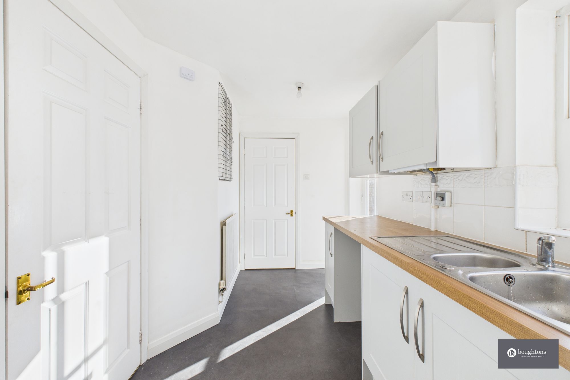 3 bed detached house for sale in Blackbird Close, Brackley, NN13  - Property Image 6