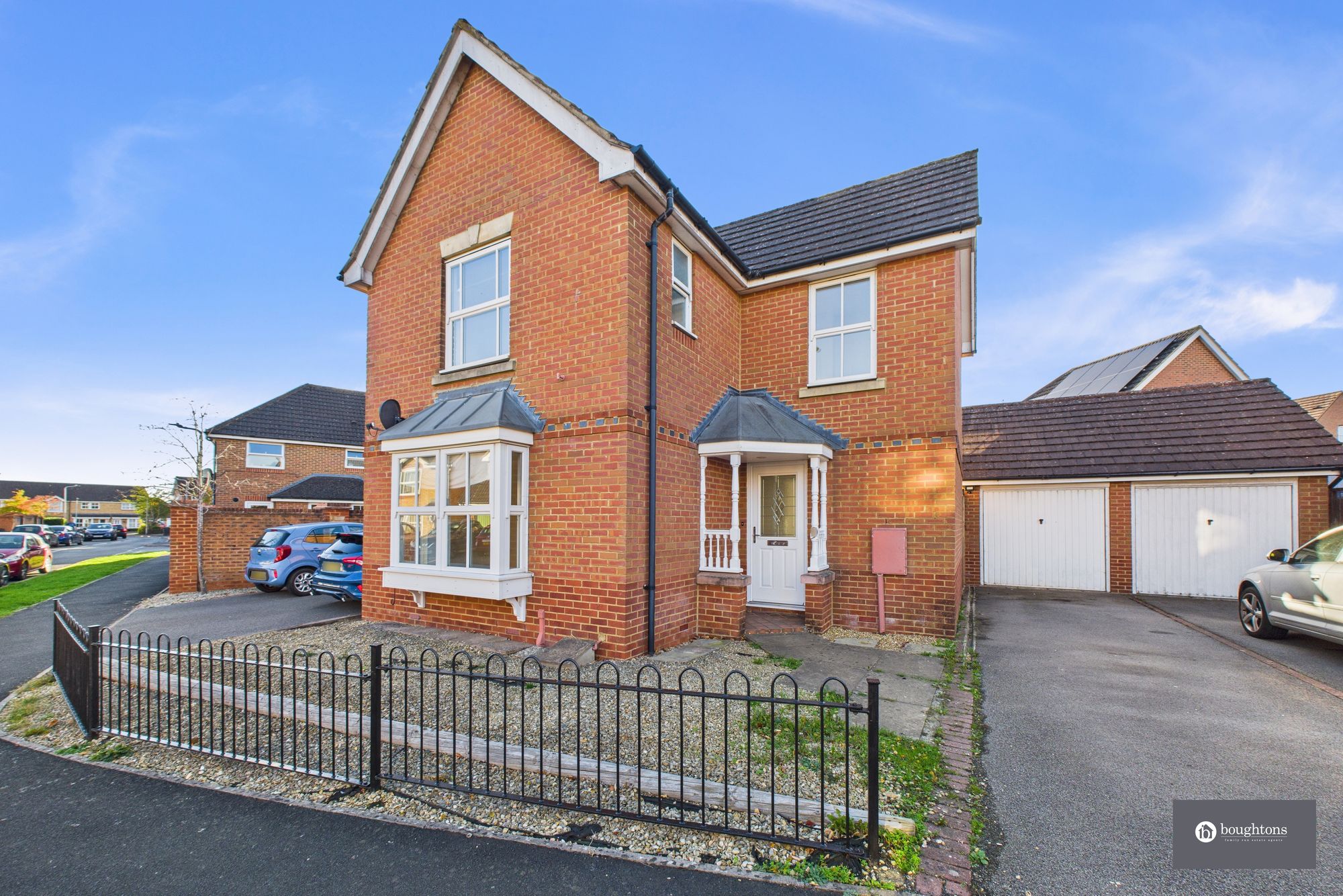 3 bed detached house for sale in Blackbird Close, Brackley, NN13