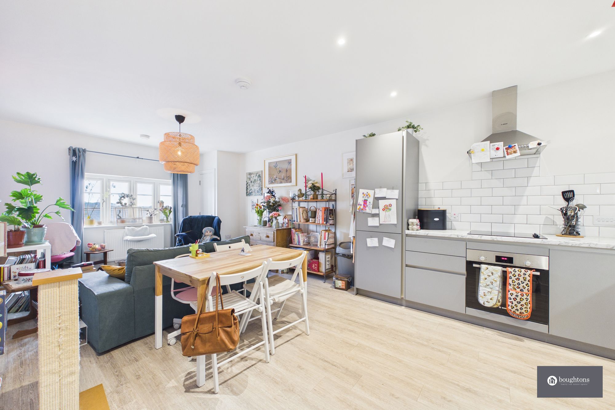 2 bed apartment for sale in Helene Close, Brackley, NN13  - Property Image 5