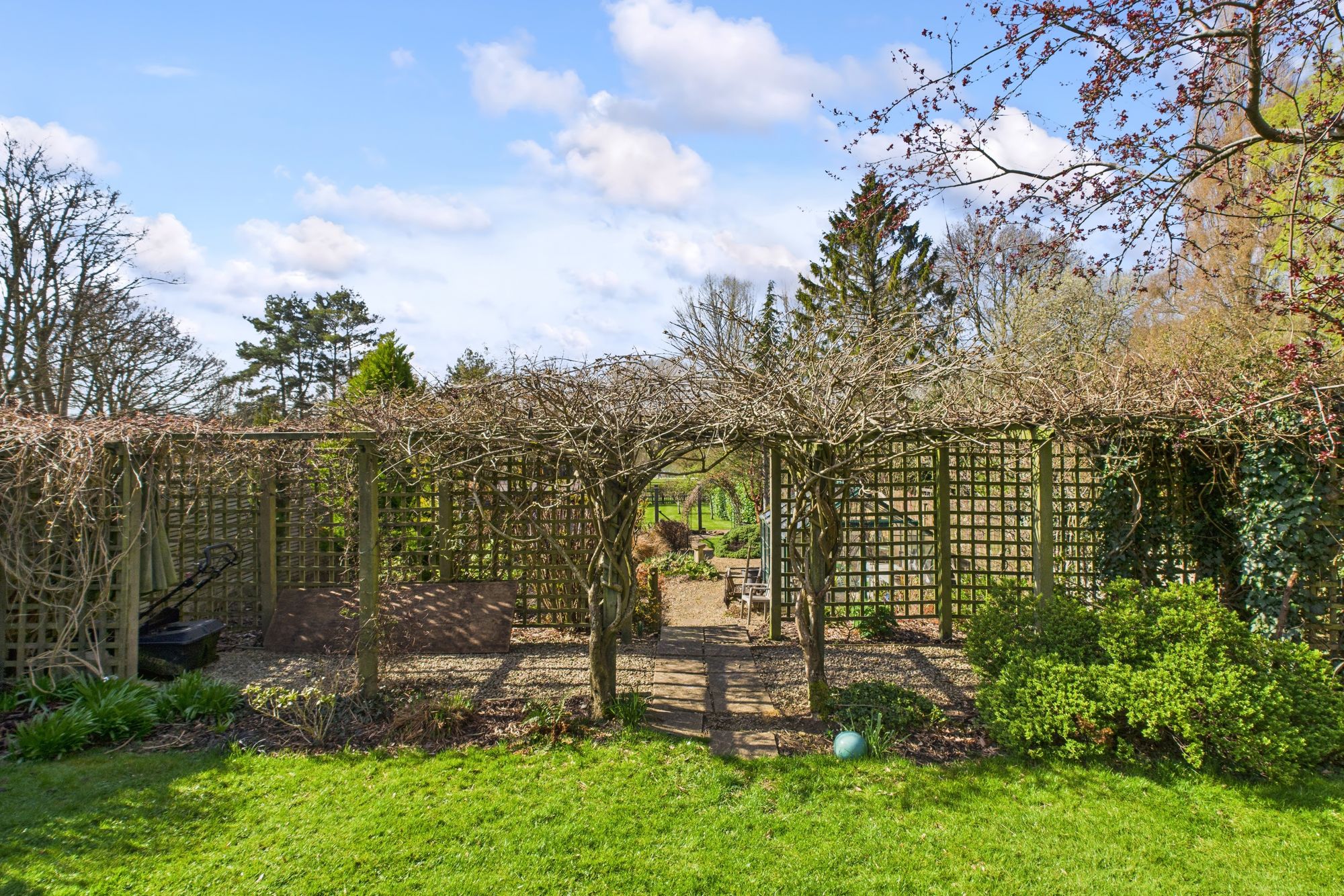 4 bed detached house for sale in Banbury Road, Brackley, NN13  - Property Image 38