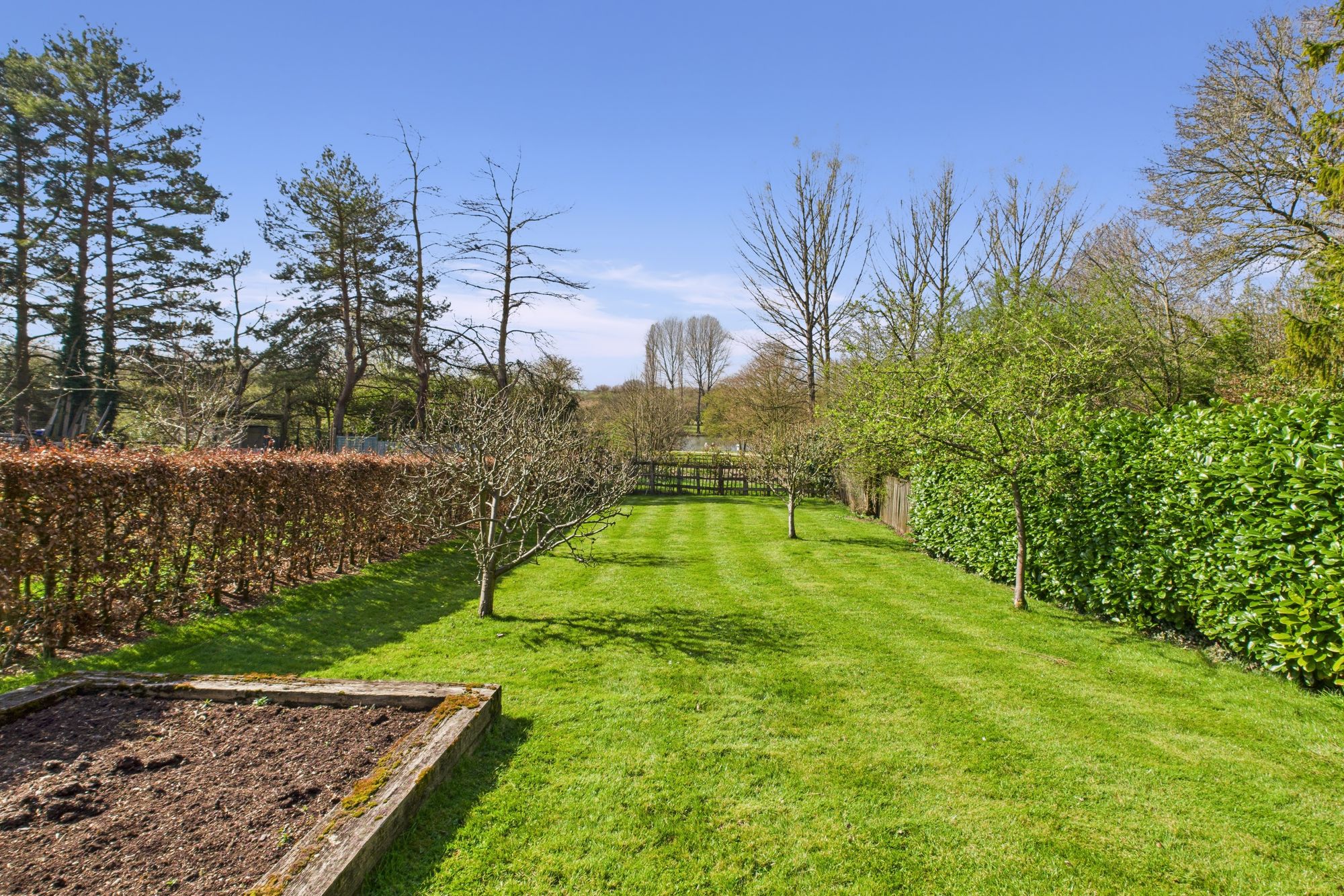 4 bed detached house for sale in Banbury Road, Brackley, NN13  - Property Image 40