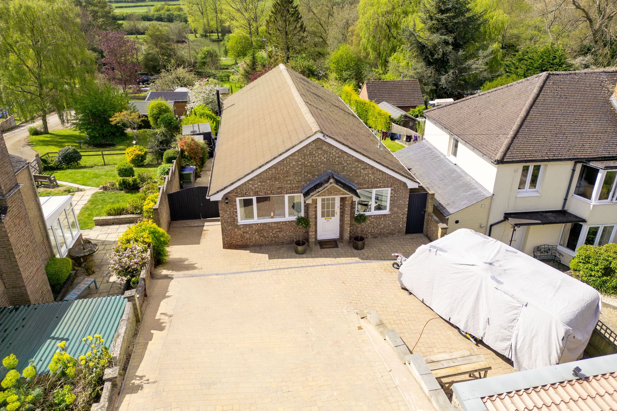 4 bed detached house for sale in Banbury Road, Brackley, NN13  - Property Image 44