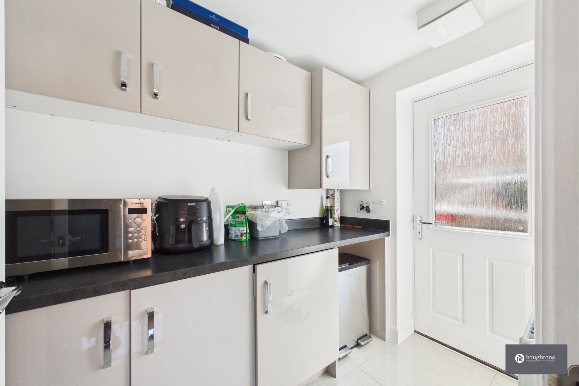 4 bed detached house for sale in Bobbins Way, Buckingham, MK18  - Property Image 8