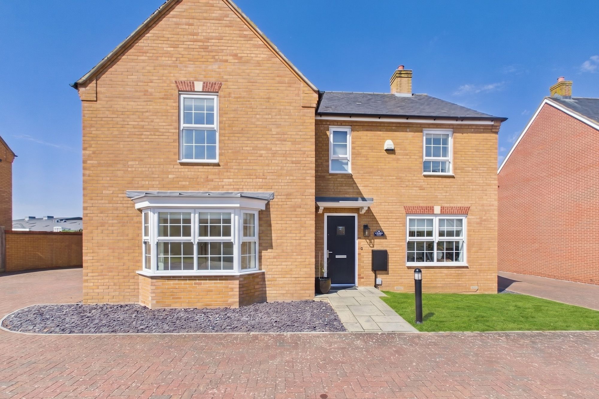 4 bed detached house for sale in Bobbins Way, Buckingham, MK18
