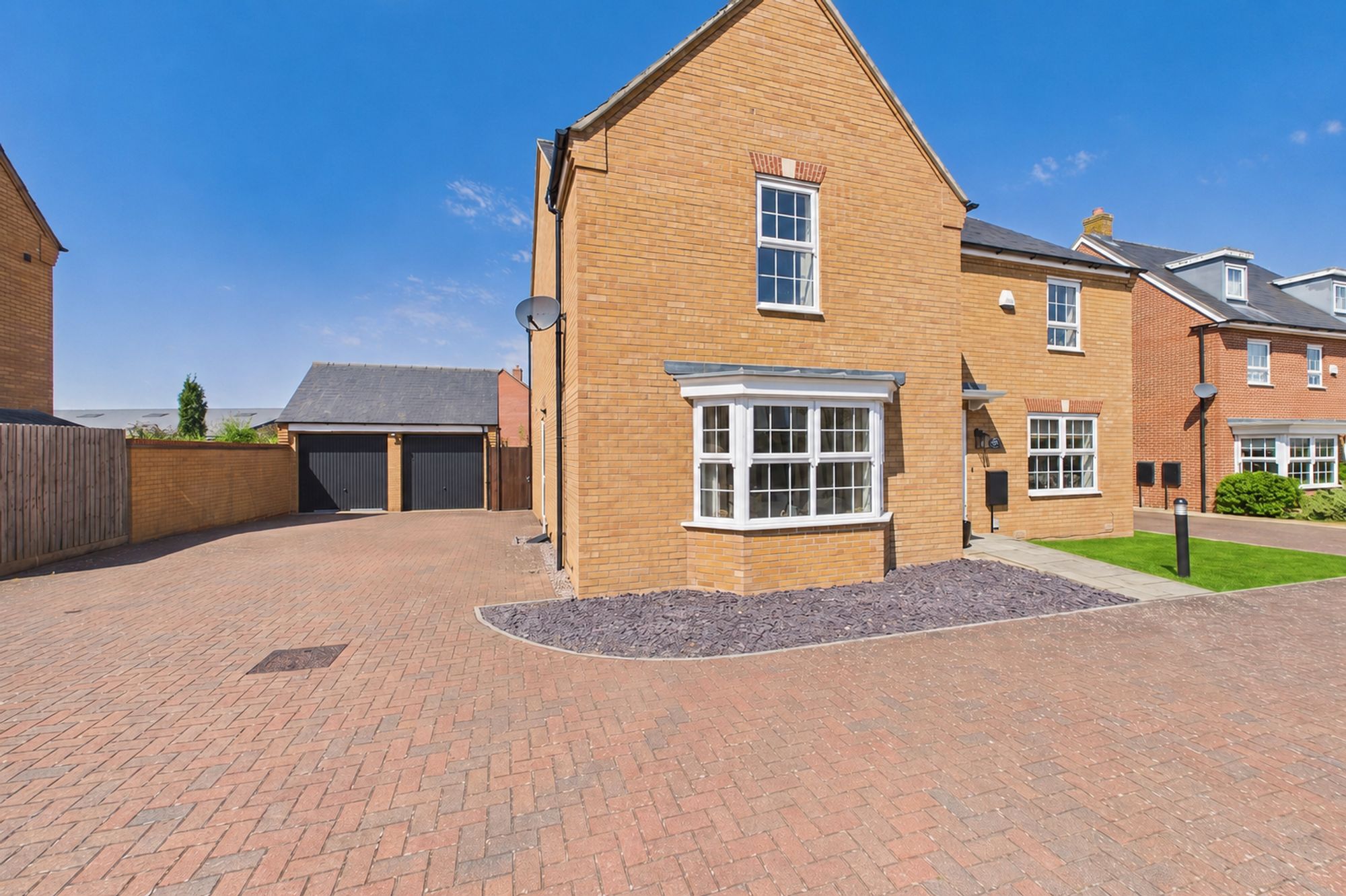 4 bed detached house for sale in Bobbins Way, Buckingham, MK18  - Property Image 27