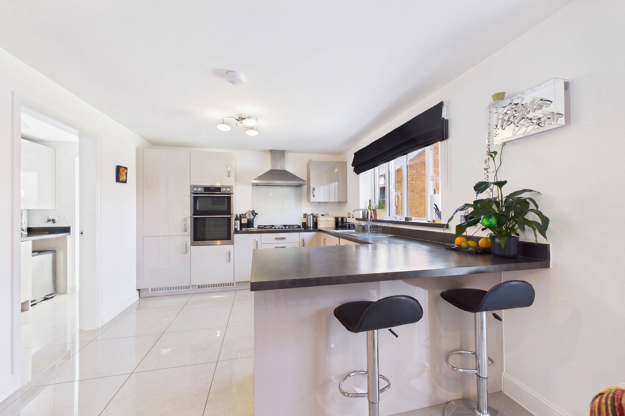 4 bed detached house for sale in Bobbins Way, Buckingham, MK18  - Property Image 7