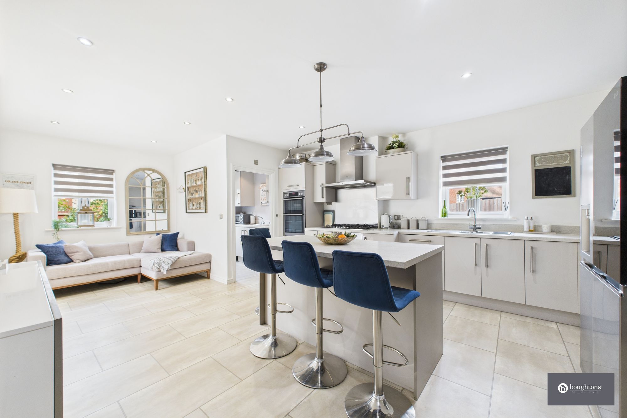 4 bed house for sale in Utah Lane, Brackley, NN13  - Property Image 2