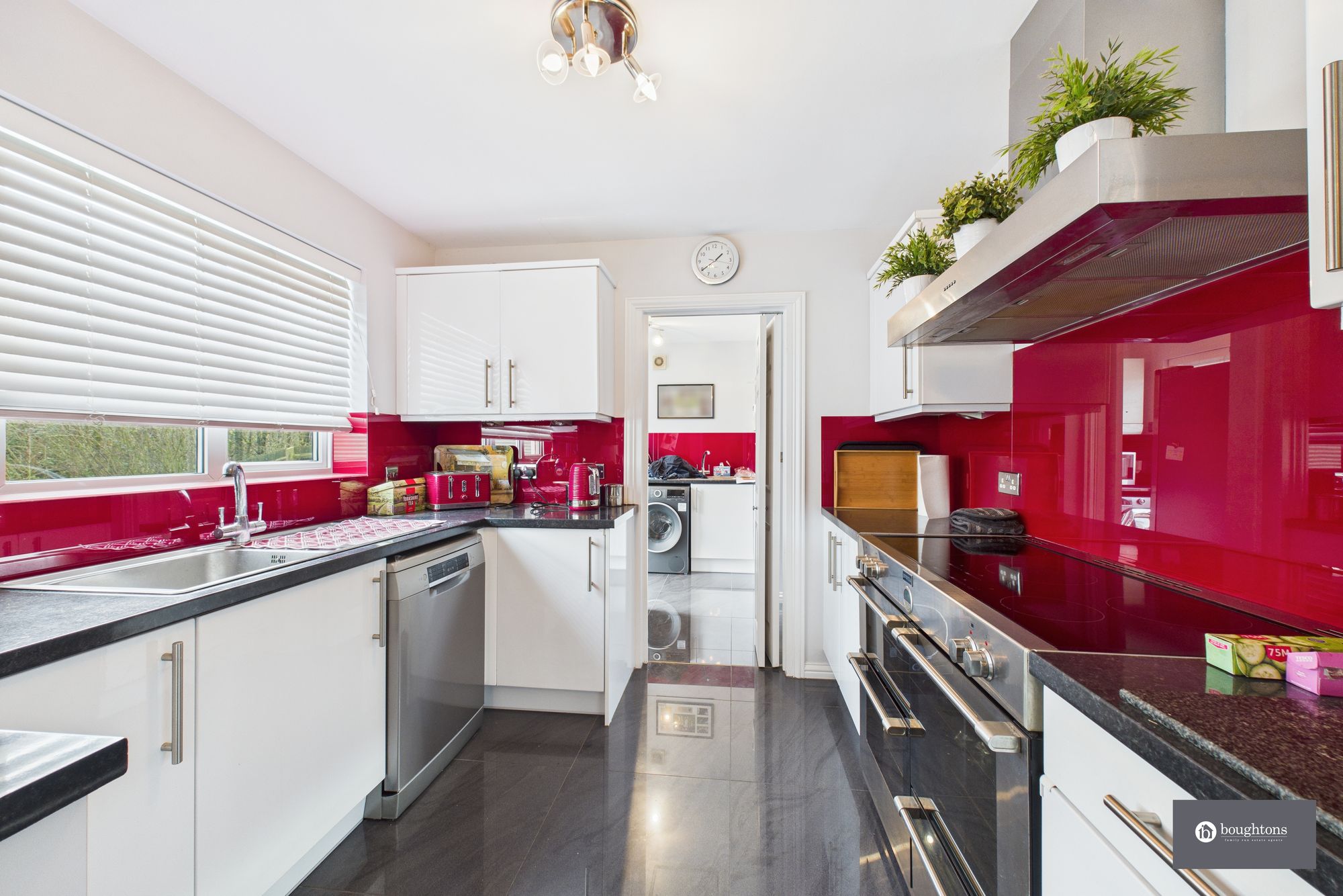 6 bed detached house for sale in Aris Way, Buckingham, MK18  - Property Image 3