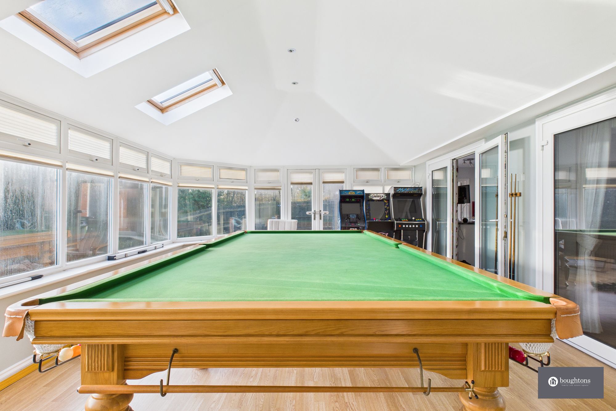 6 bed detached house for sale in Aris Way, Buckingham, MK18  - Property Image 9