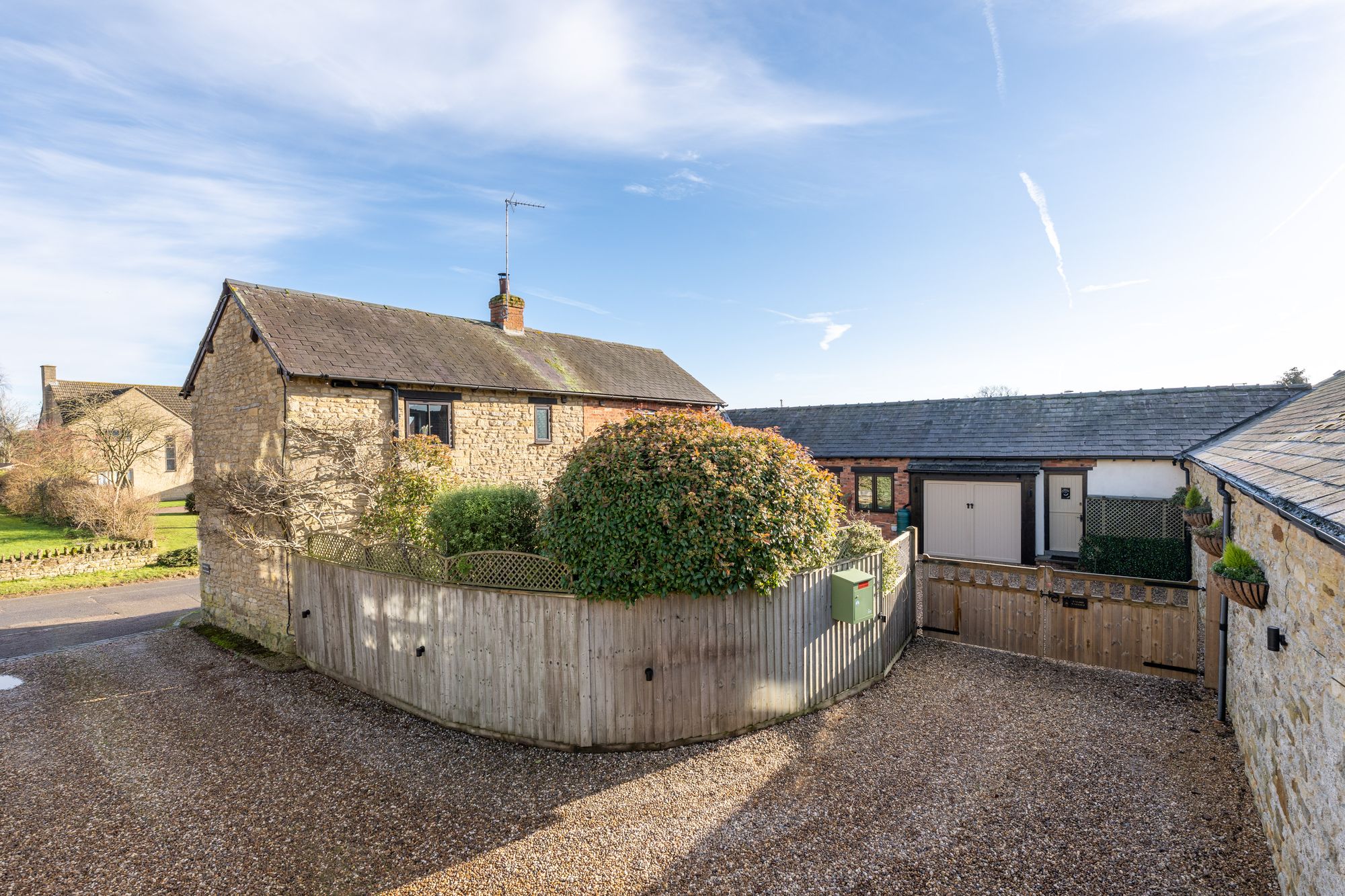 3 bed barn conversion for sale in Helmdon Road, Sulgrave, OX17  - Property Image 29