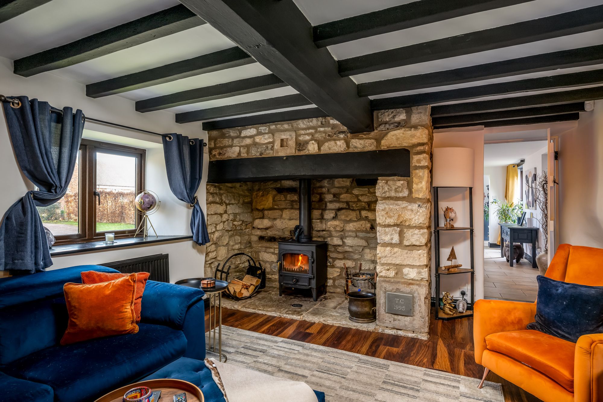 3 bed barn conversion for sale in Helmdon Road, Sulgrave, OX17  - Property Image 3