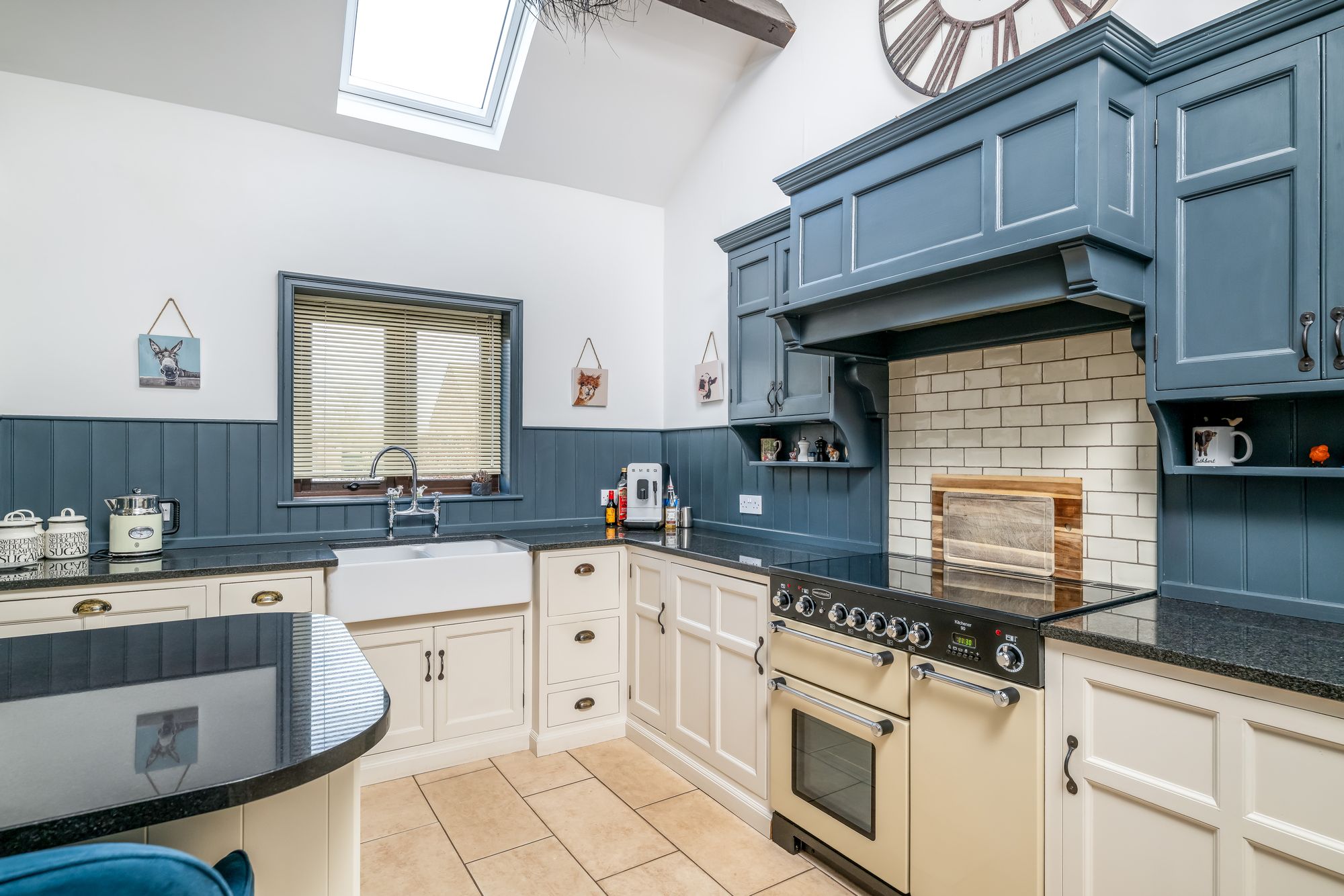 3 bed barn conversion for sale in Helmdon Road, Sulgrave, OX17  - Property Image 11