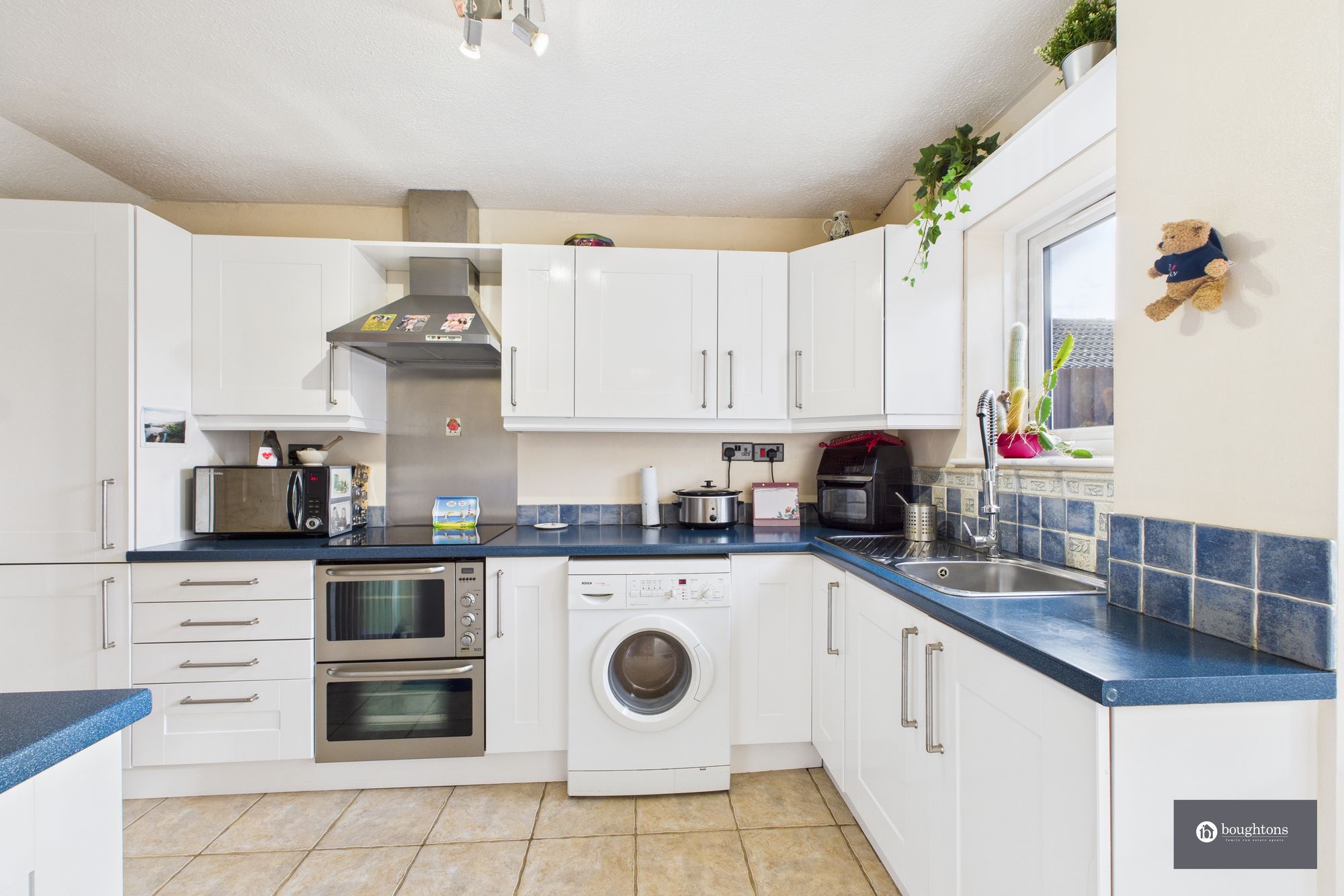 3 bed semi-detached house for sale in Blencowe Drive, Brackley, NN13  - Property Image 2