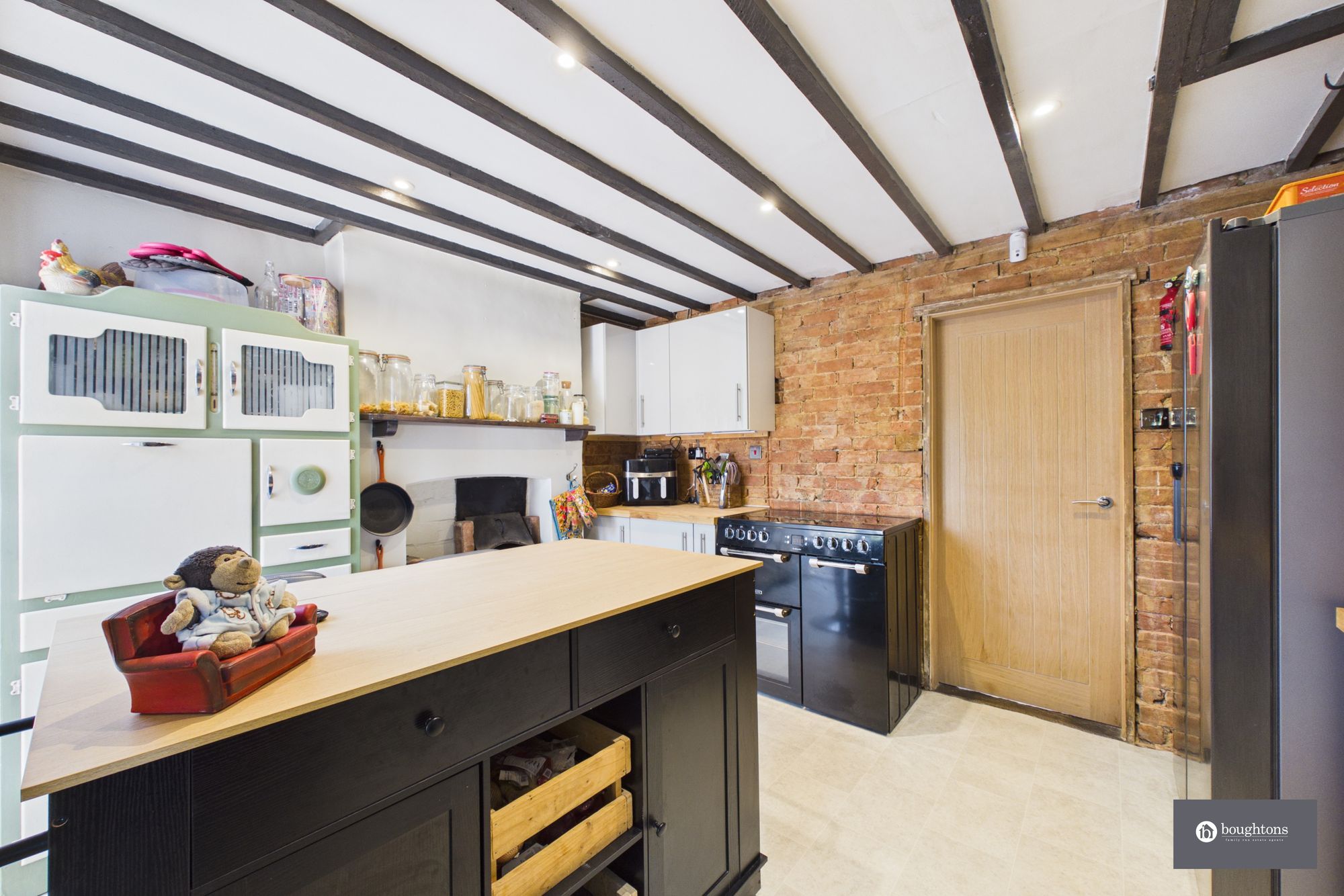 4 bed detached cottage for sale in Chapel Lane, Akeley, MK18  - Property Image 5