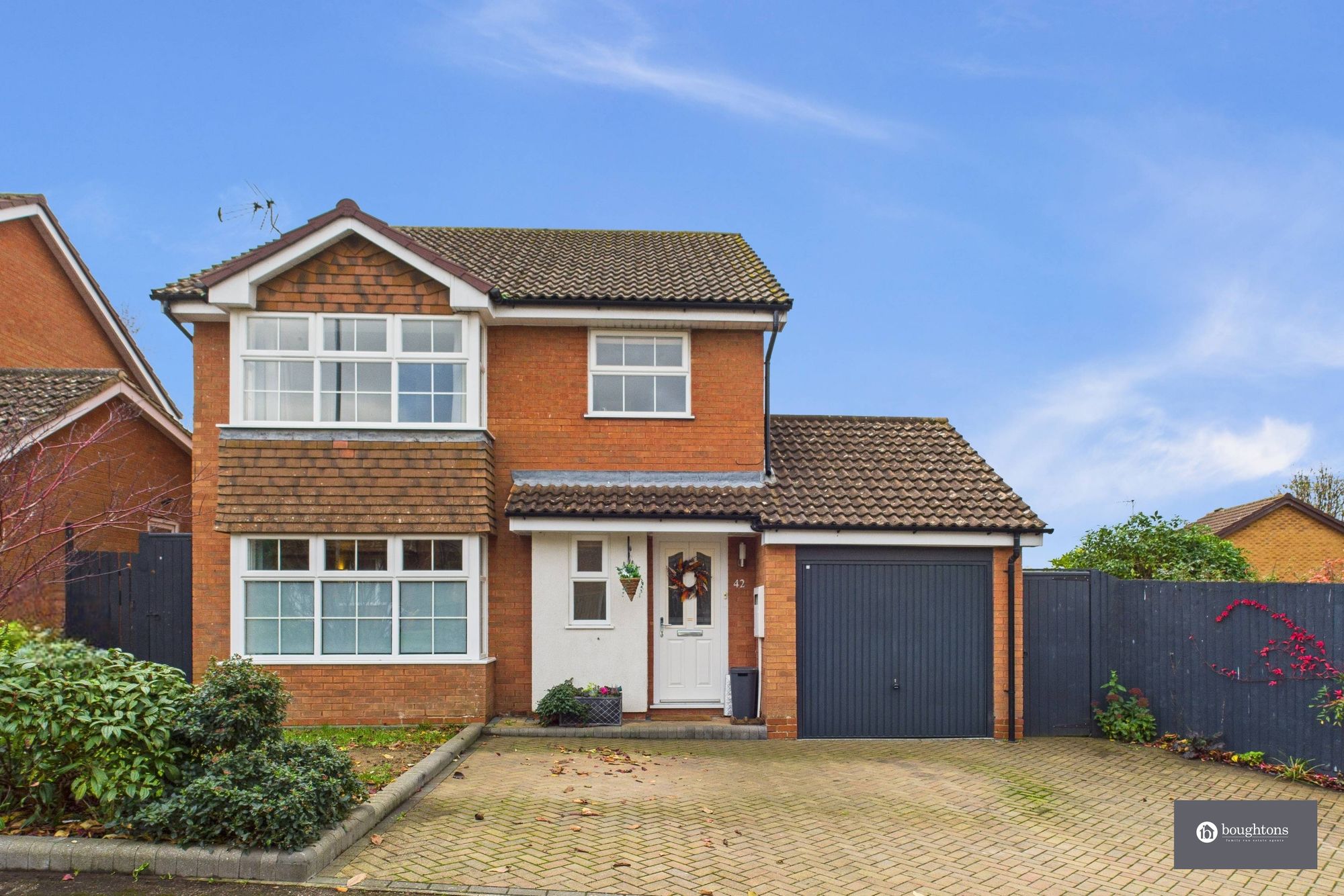 5 bed detached house for sale in Stuart Road, Brackley, NN13 - Property Image 1
