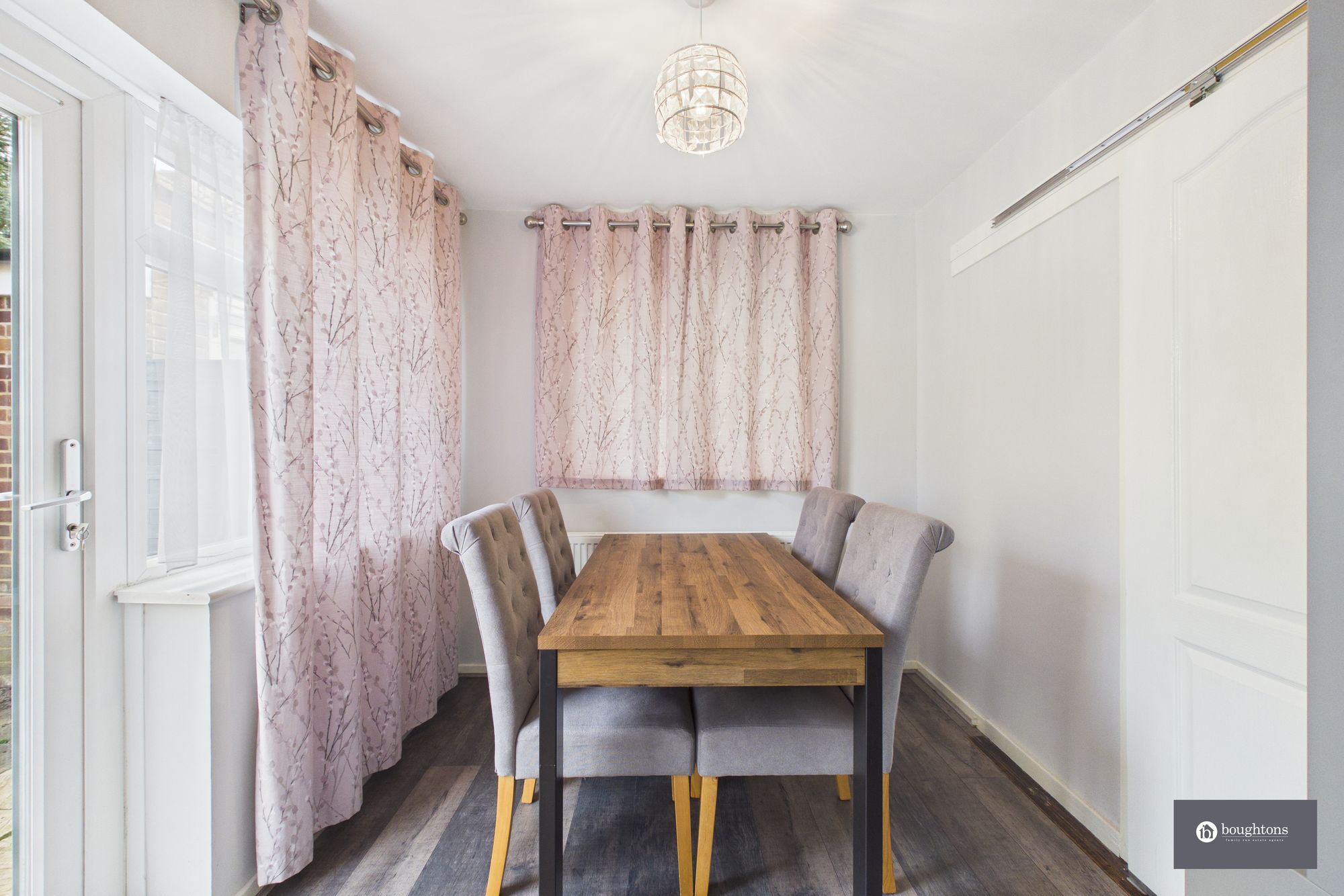 3 bed semi-detached house for sale in Highlands Road, Buckingham, MK18  - Property Image 9