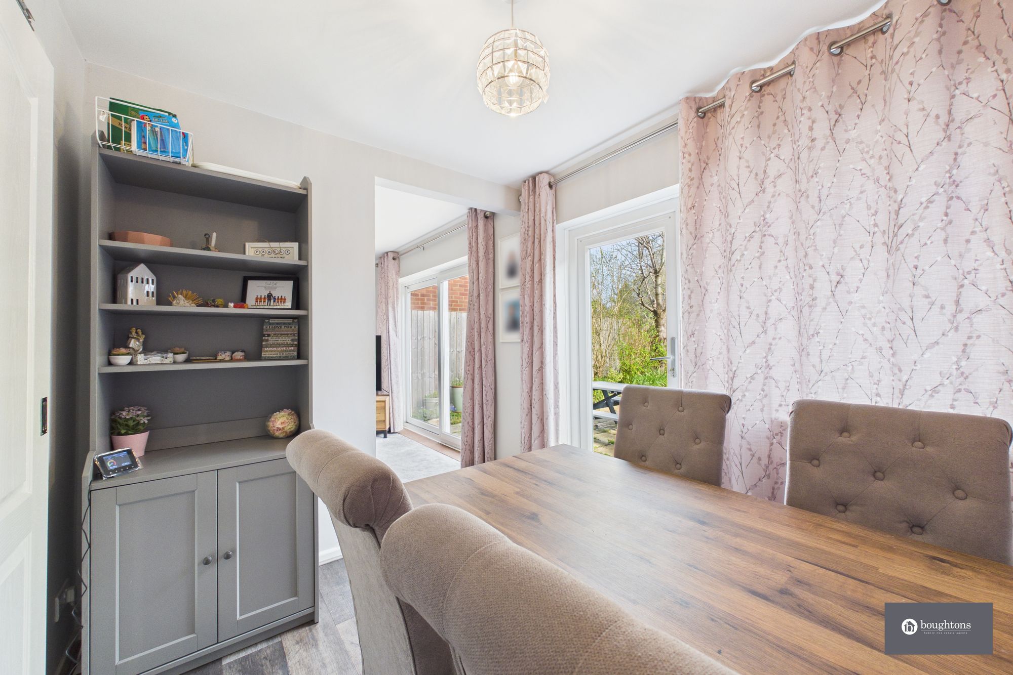 3 bed semi-detached house for sale in Highlands Road, Buckingham, MK18  - Property Image 10