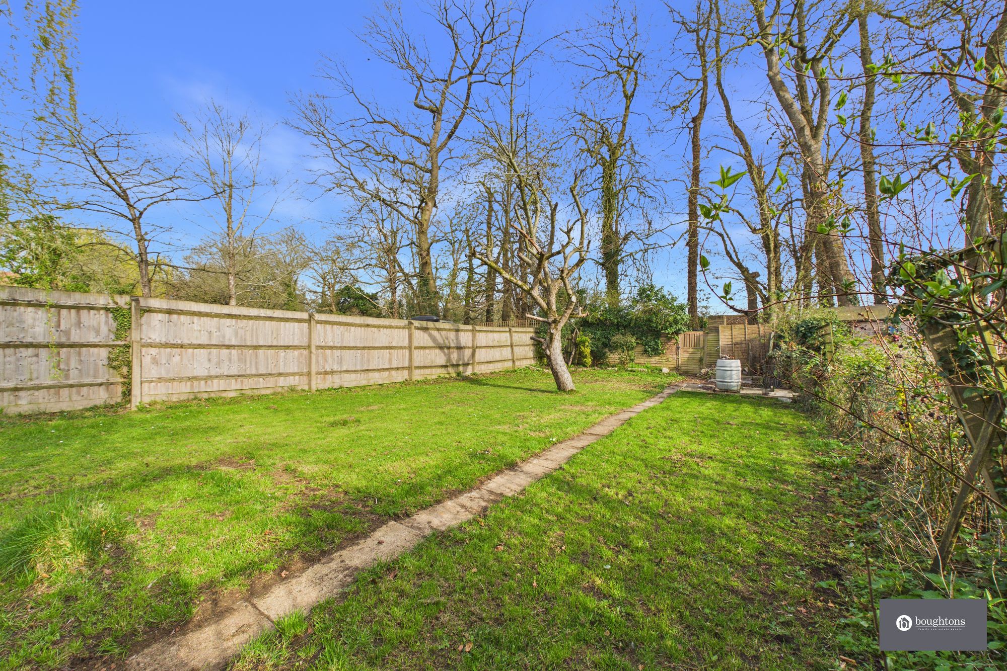 3 bed semi-detached house for sale in Highlands Road, Buckingham, MK18  - Property Image 2
