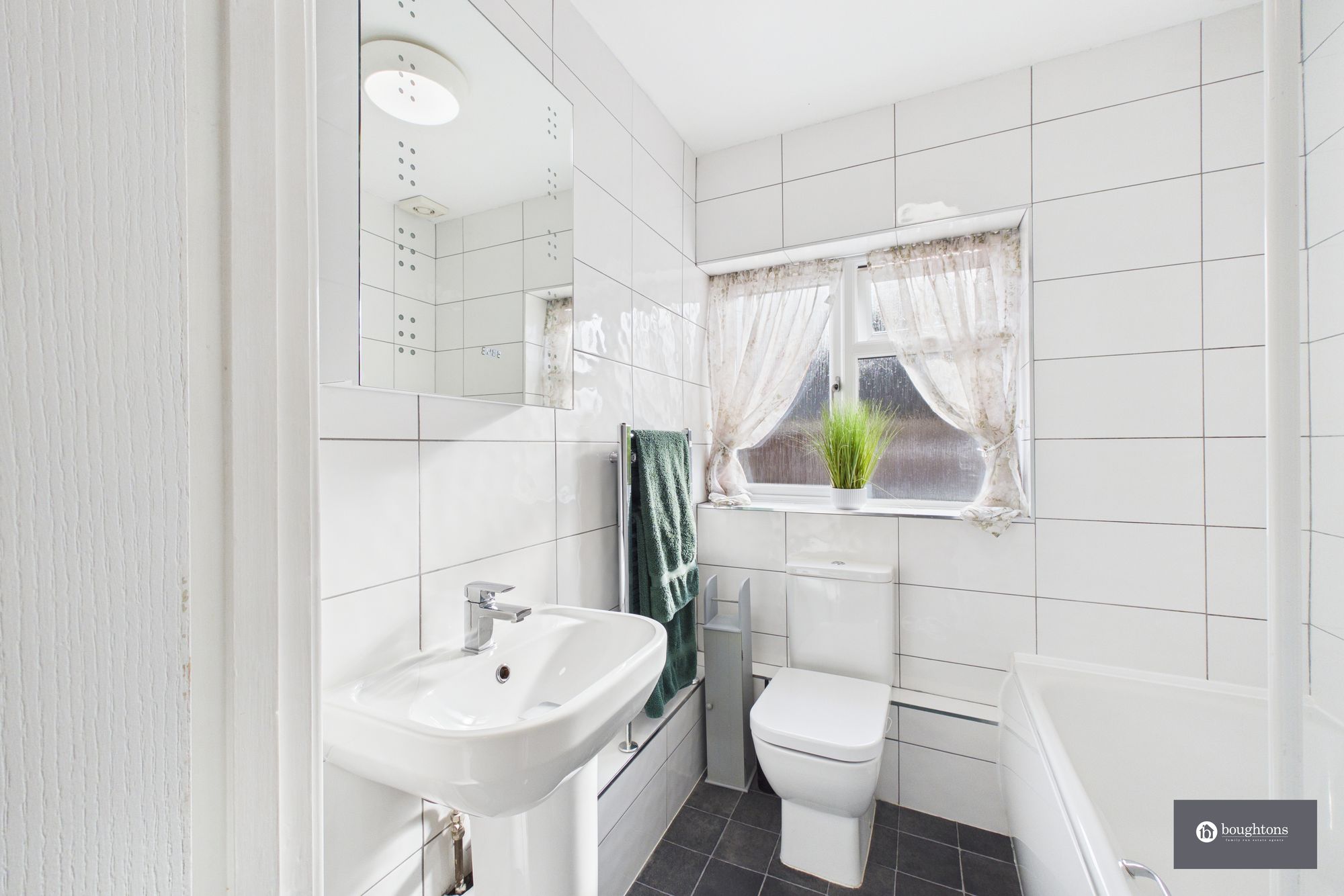 3 bed semi-detached house for sale in Highlands Road, Buckingham, MK18  - Property Image 19