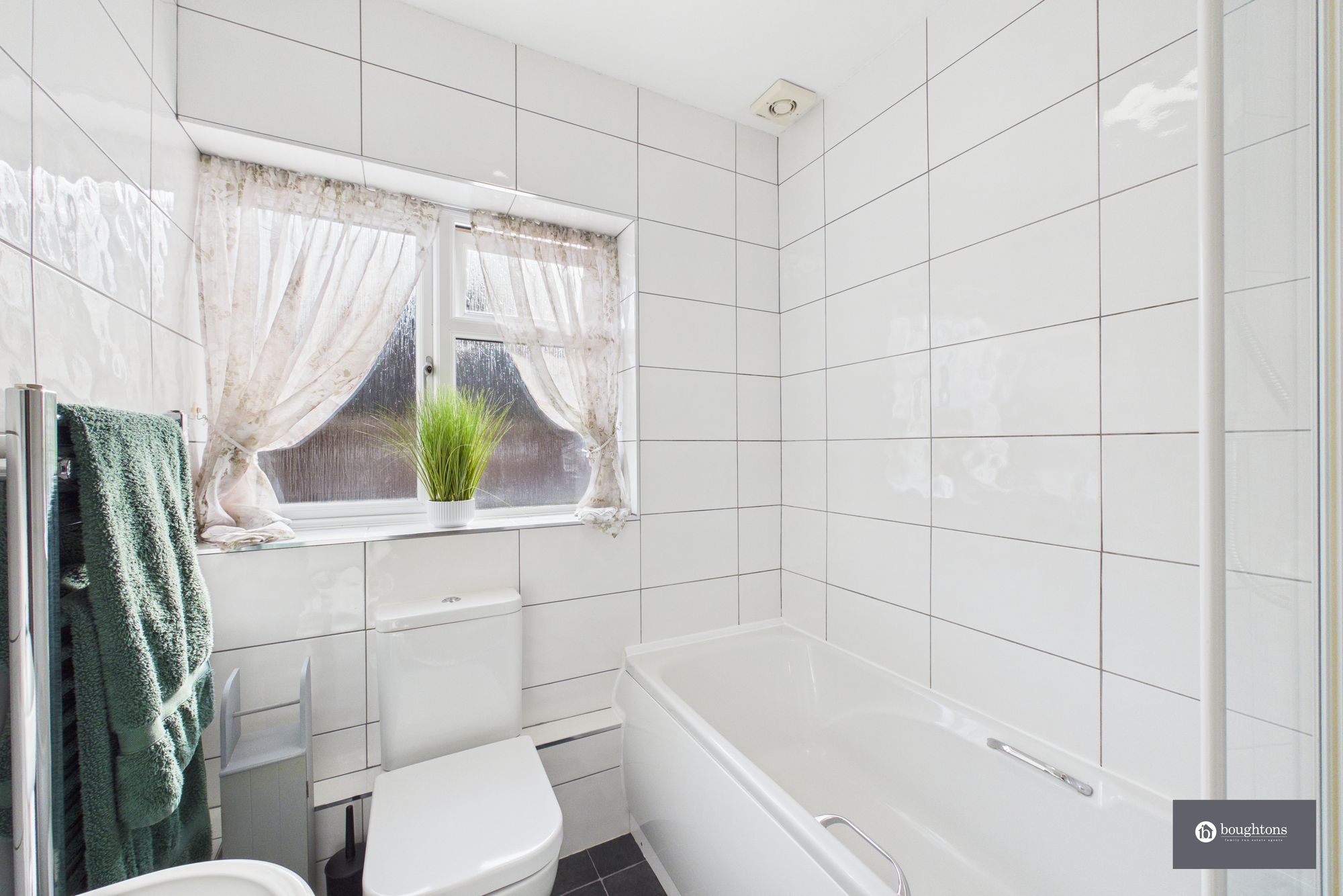 3 bed semi-detached house for sale in Highlands Road, Buckingham, MK18  - Property Image 20