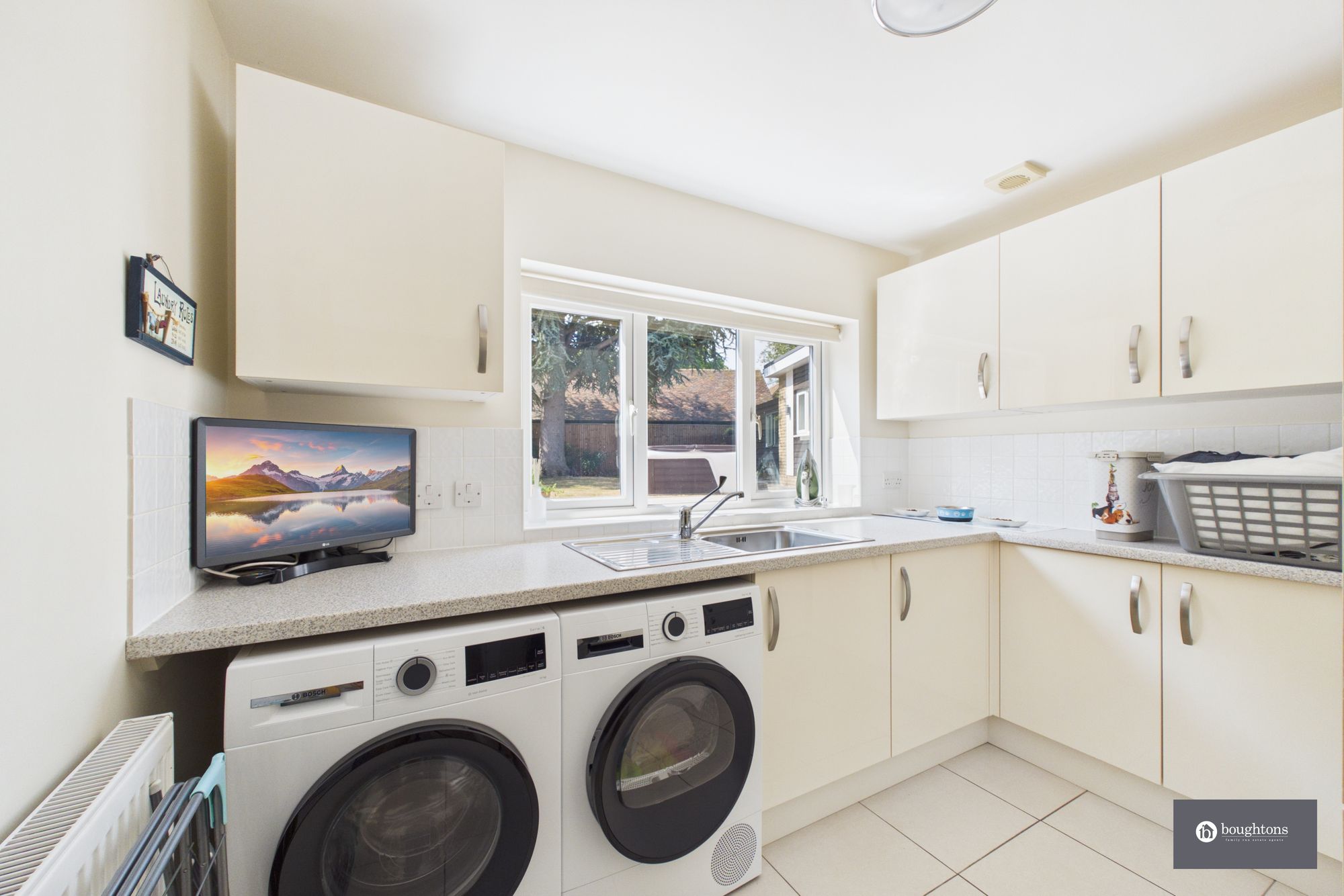 5 bed detached house for sale in Pound Close, Wicken, MK19  - Property Image 10