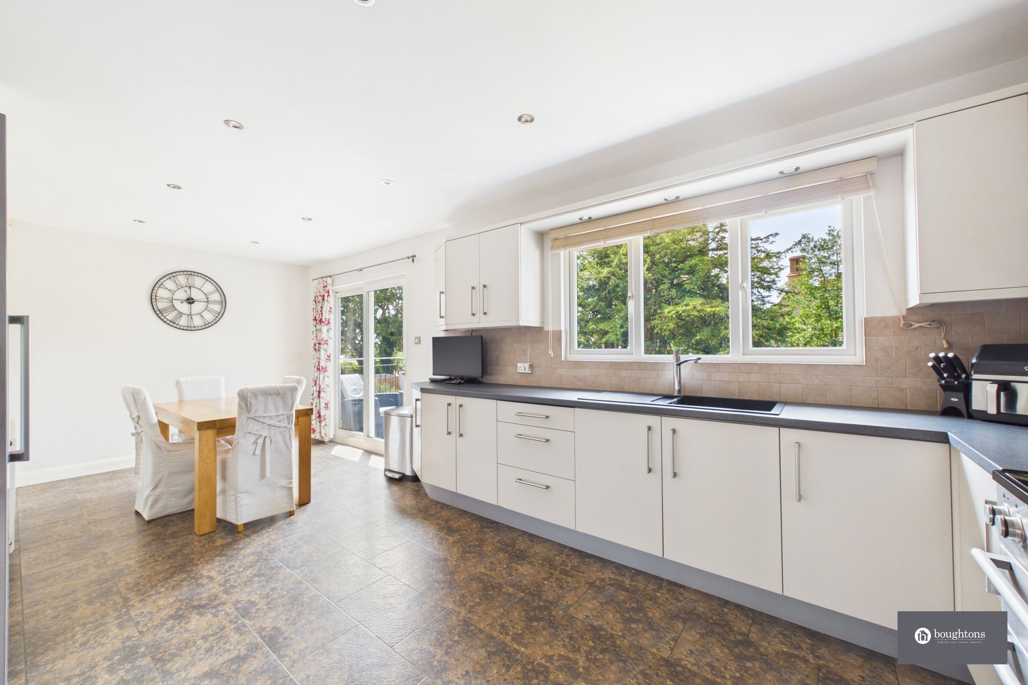 5 bed detached house for sale in Pound Close, Wicken, MK19  - Property Image 19