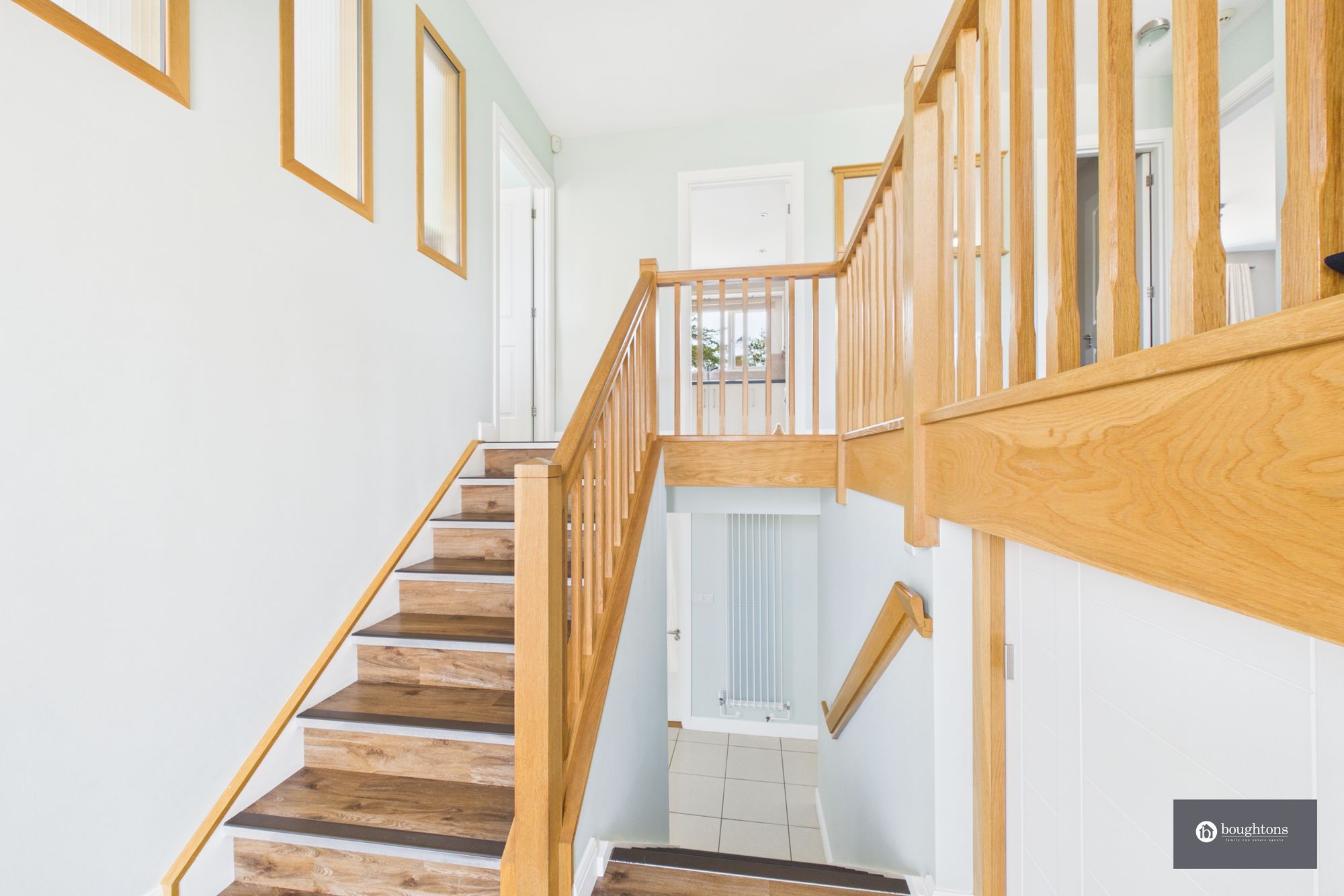 5 bed detached house for sale in Pound Close, Wicken, MK19  - Property Image 5