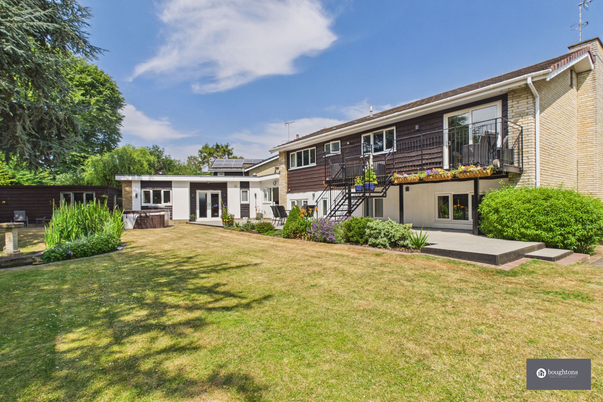 5 bed detached house for sale in Pound Close, Wicken, MK19  - Property Image 2