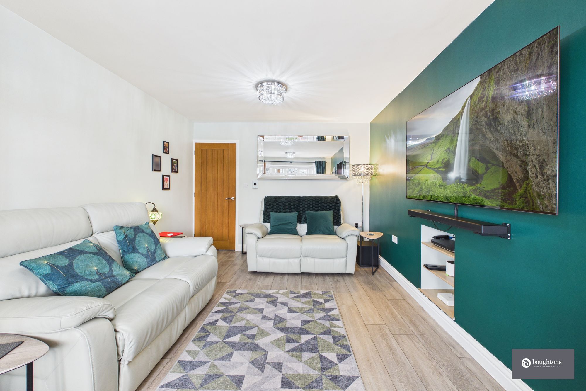 2 bed detached bungalow for sale in Ellesmere Crescent, Brackley, NN13  - Property Image 5