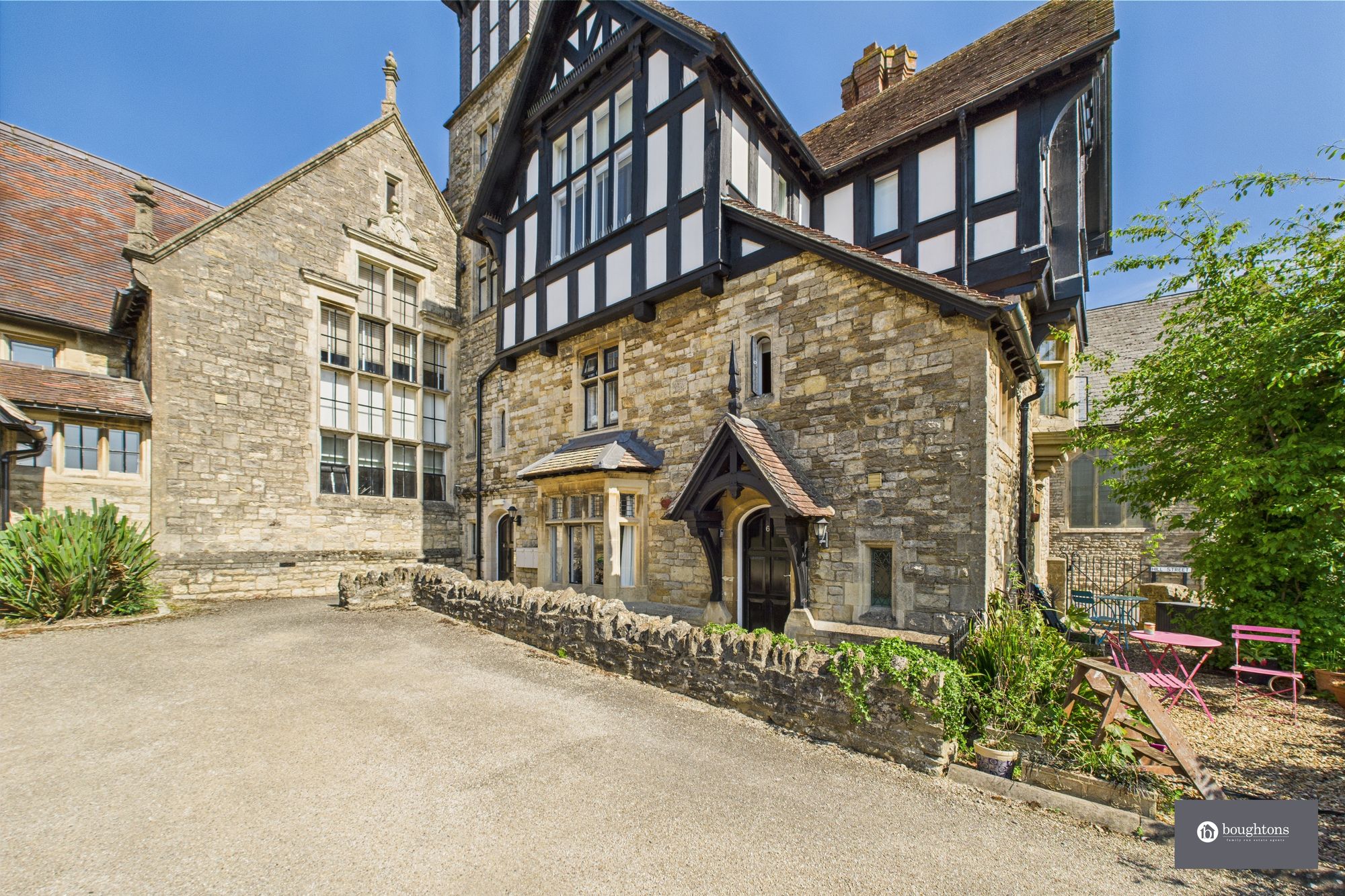 1 bed flat for sale in High Street, The Bell Tower, NN13 - Property Image 1