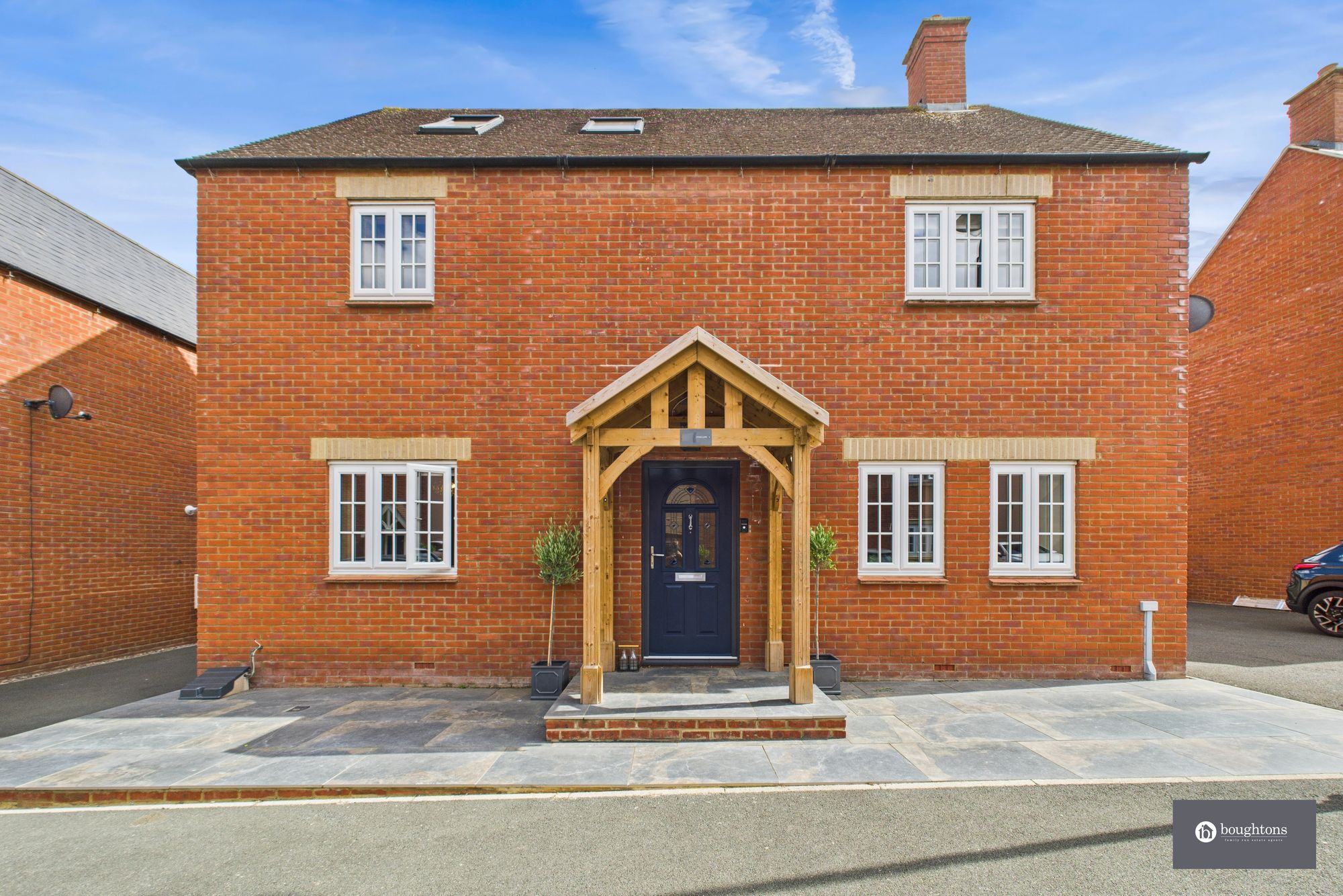 5 bed detached house for sale in Utah Lane, Brackley, NN13 - Property Image 1