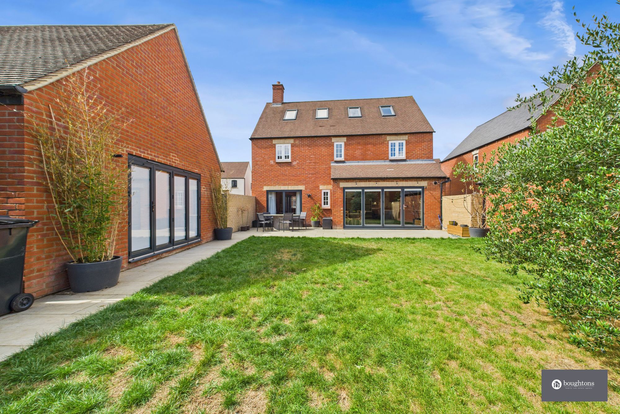 5 bed detached house for sale in Utah Lane, Brackley, NN13  - Property Image 2