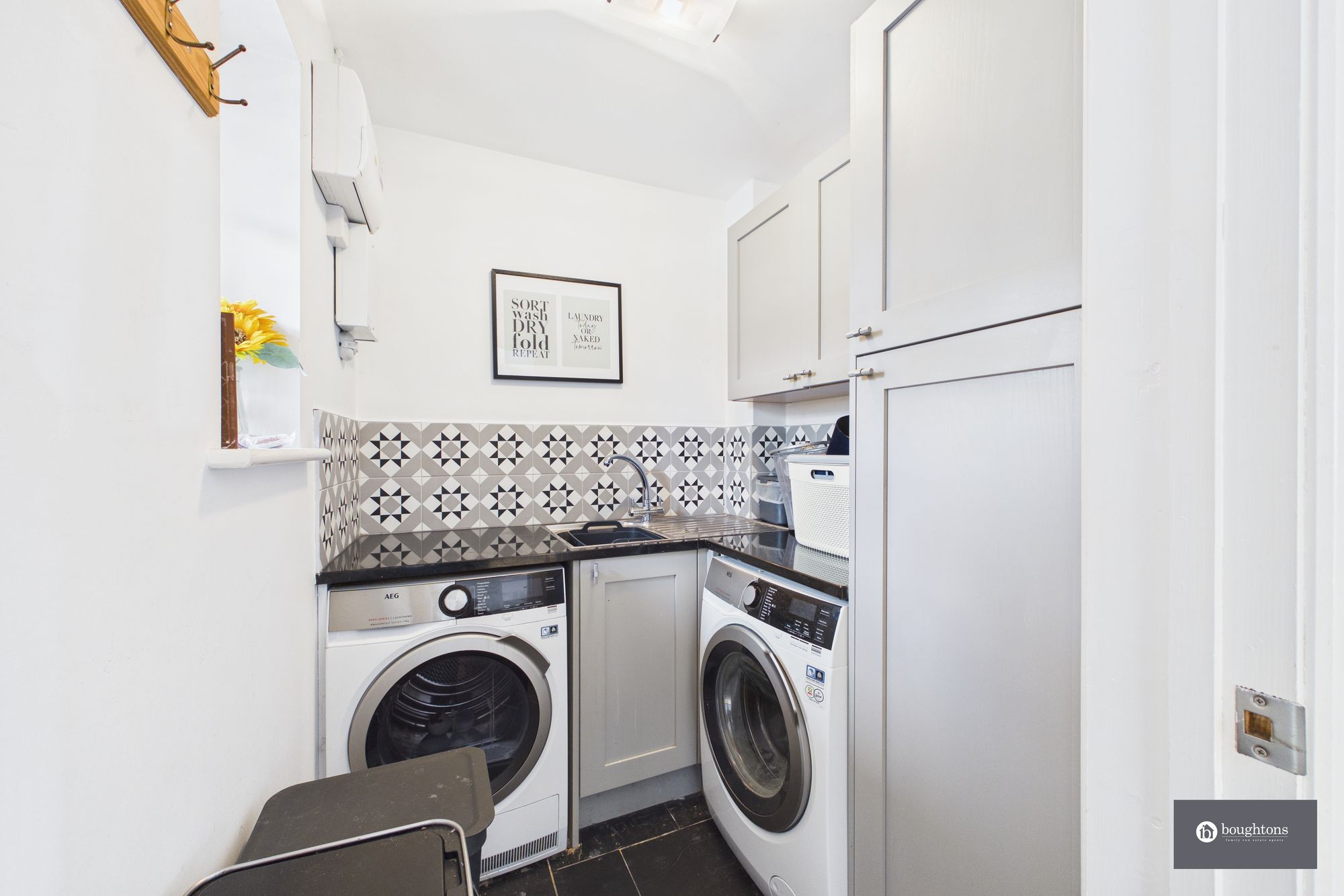 4 bed detached house for sale in Sycamore Close, Brackley, NN13  - Property Image 11