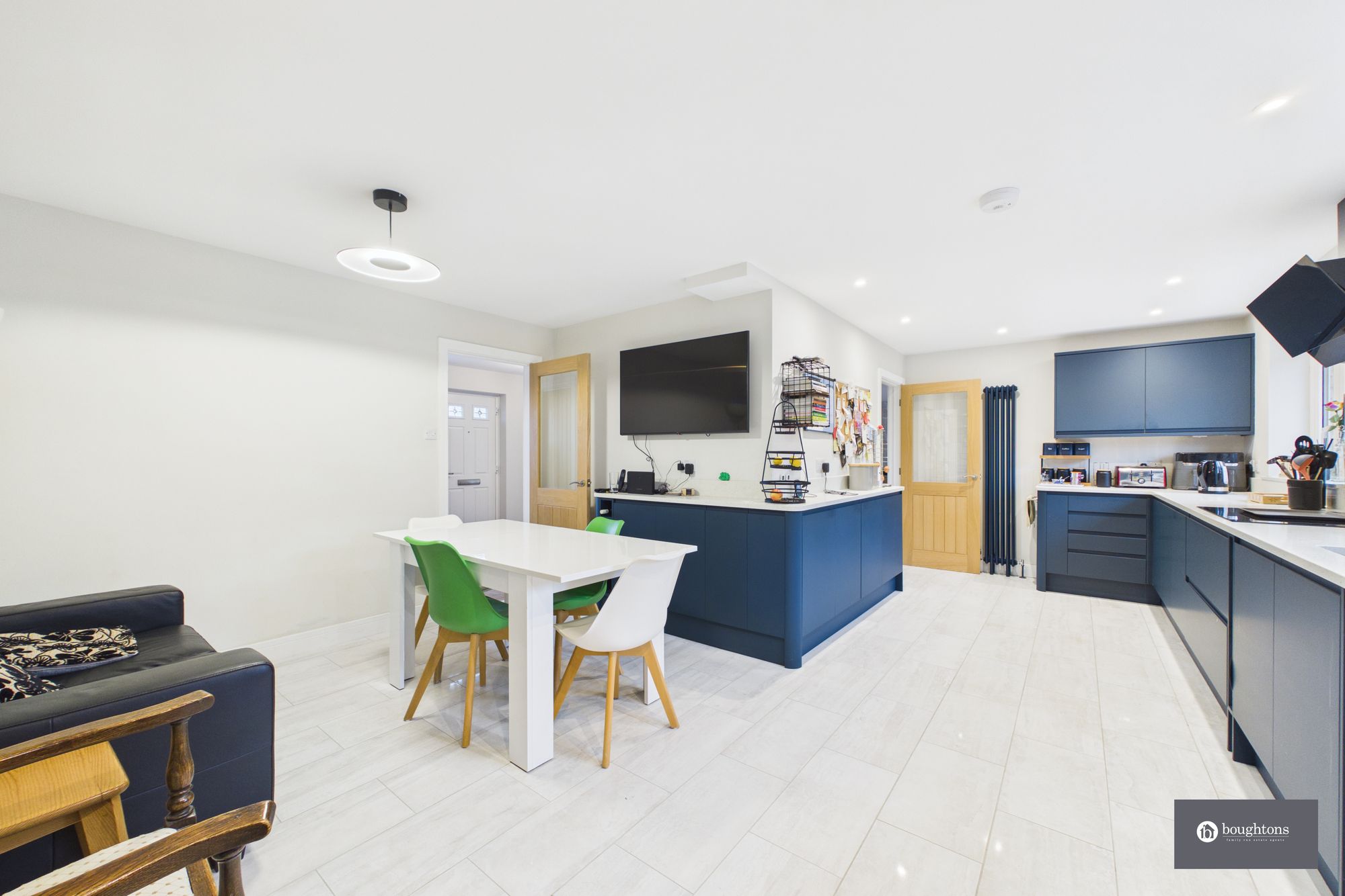 3 bed detached house for sale in South Close, Greatworth, OX17  - Property Image 2